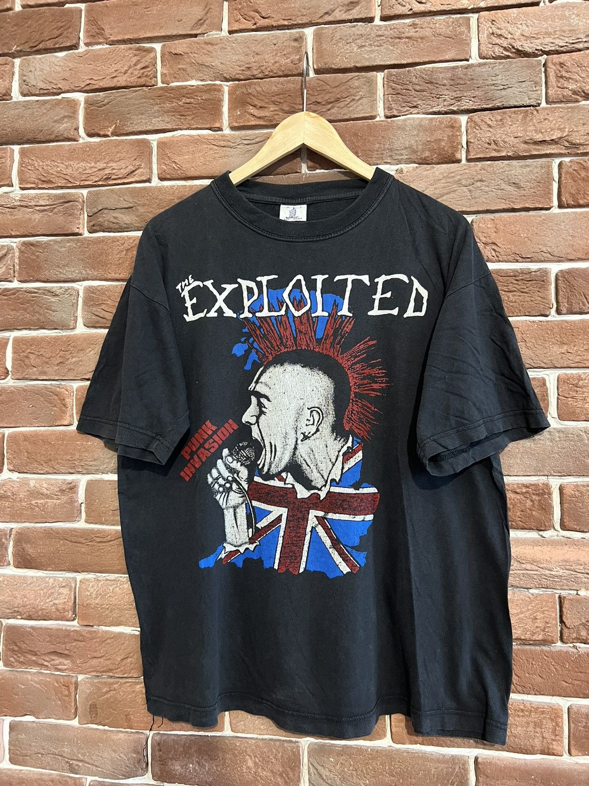 Band Tees Rare Vintage 90s The Exploited Punk Invasion Band Tee Trashe Size US L / EU 52-54 / 3 - 1 Thumbnail