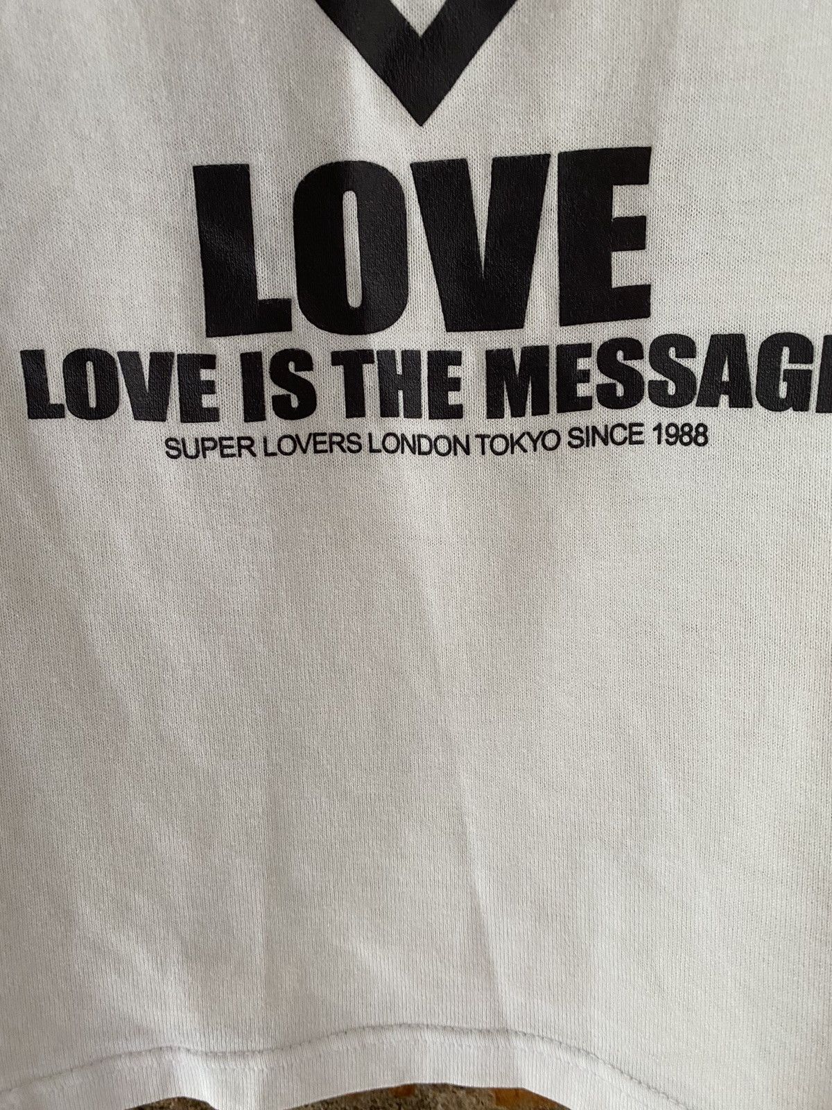 Super Lovers 1990s Iconic LOVE is a Messenger poem tee Size M / US 6-8 / IT 42-44 - 4 Thumbnail