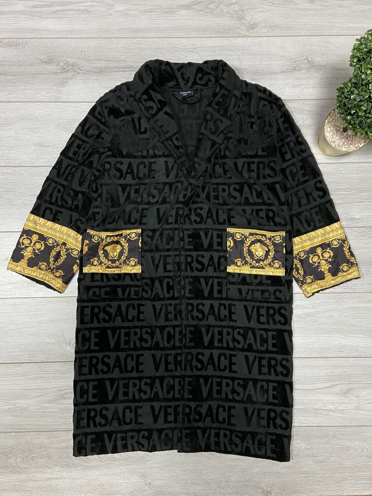 Versace Versace Home monogram Bathrobe patterns gold medusa coat Size US XL / EU 56 / 4 - 1 Thumbnail