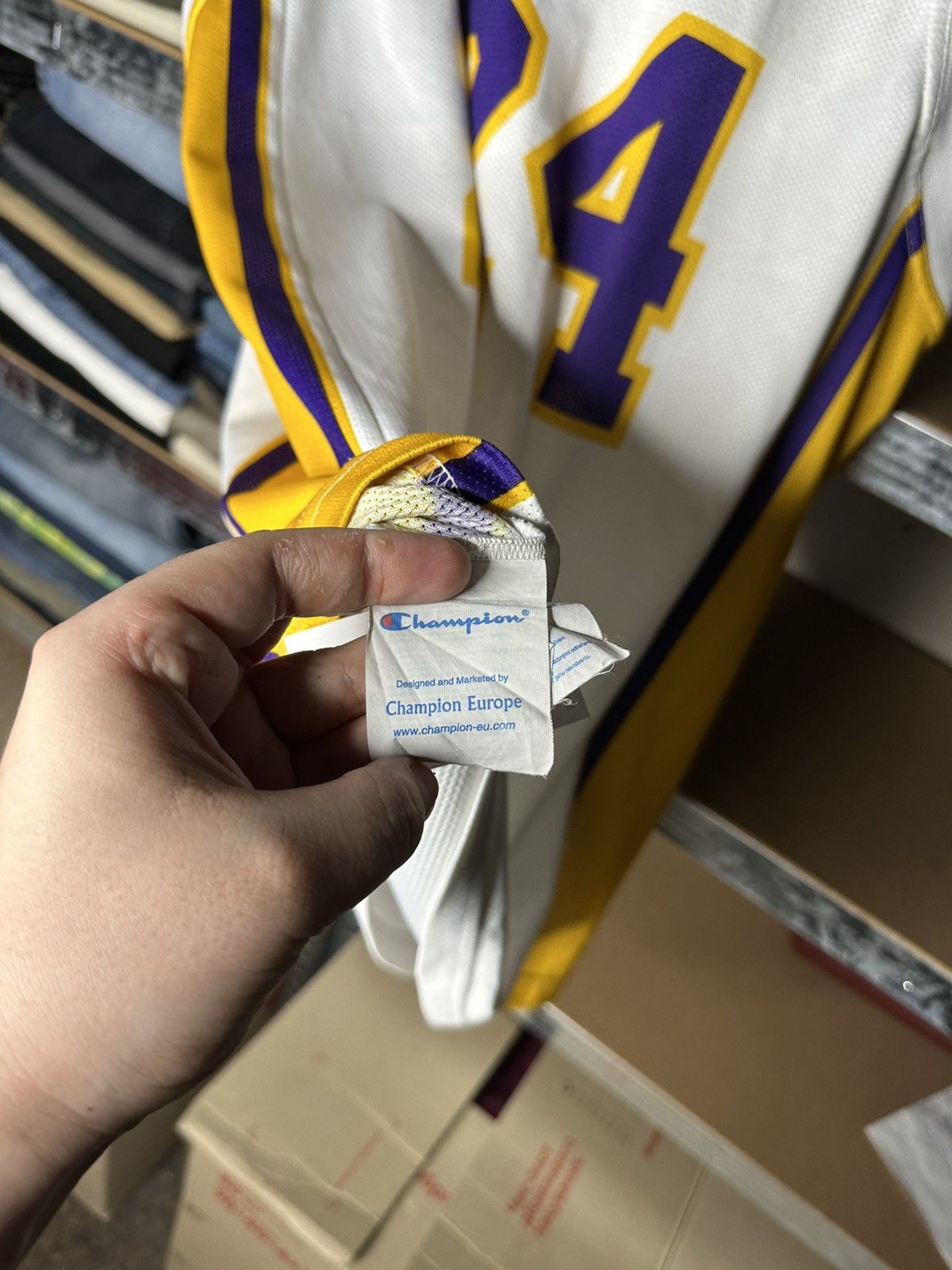 Champion NBA Los Angeles Lakers Champion shirt size L #24 Bryant Size US L / EU 52-54 / 3 - 8 Thumbnail