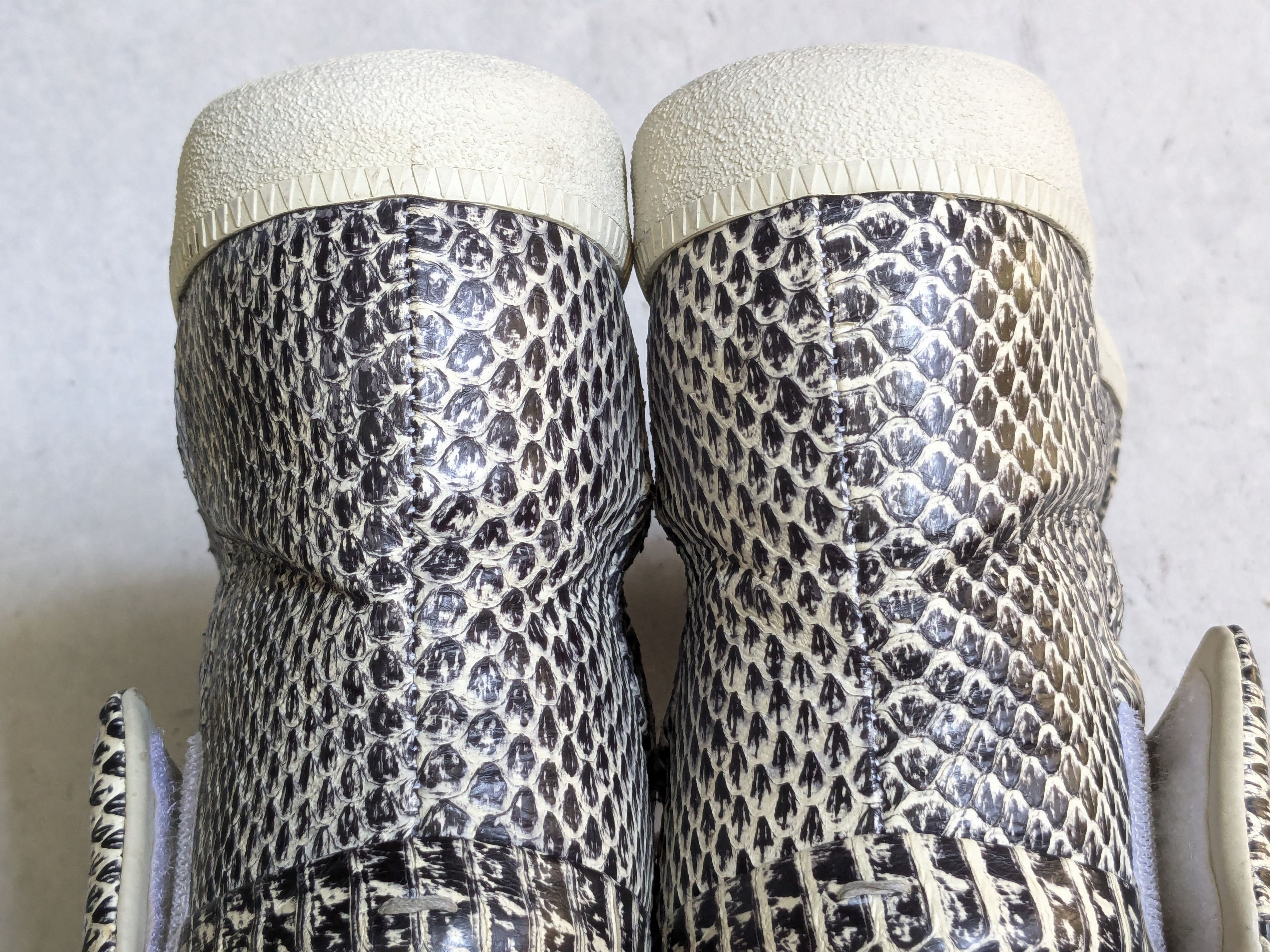 Maison Margiela Maison Margiela Future White Snakeprint 10 43 High Tops Size US 10 / EU 43 - 15 Thumbnail