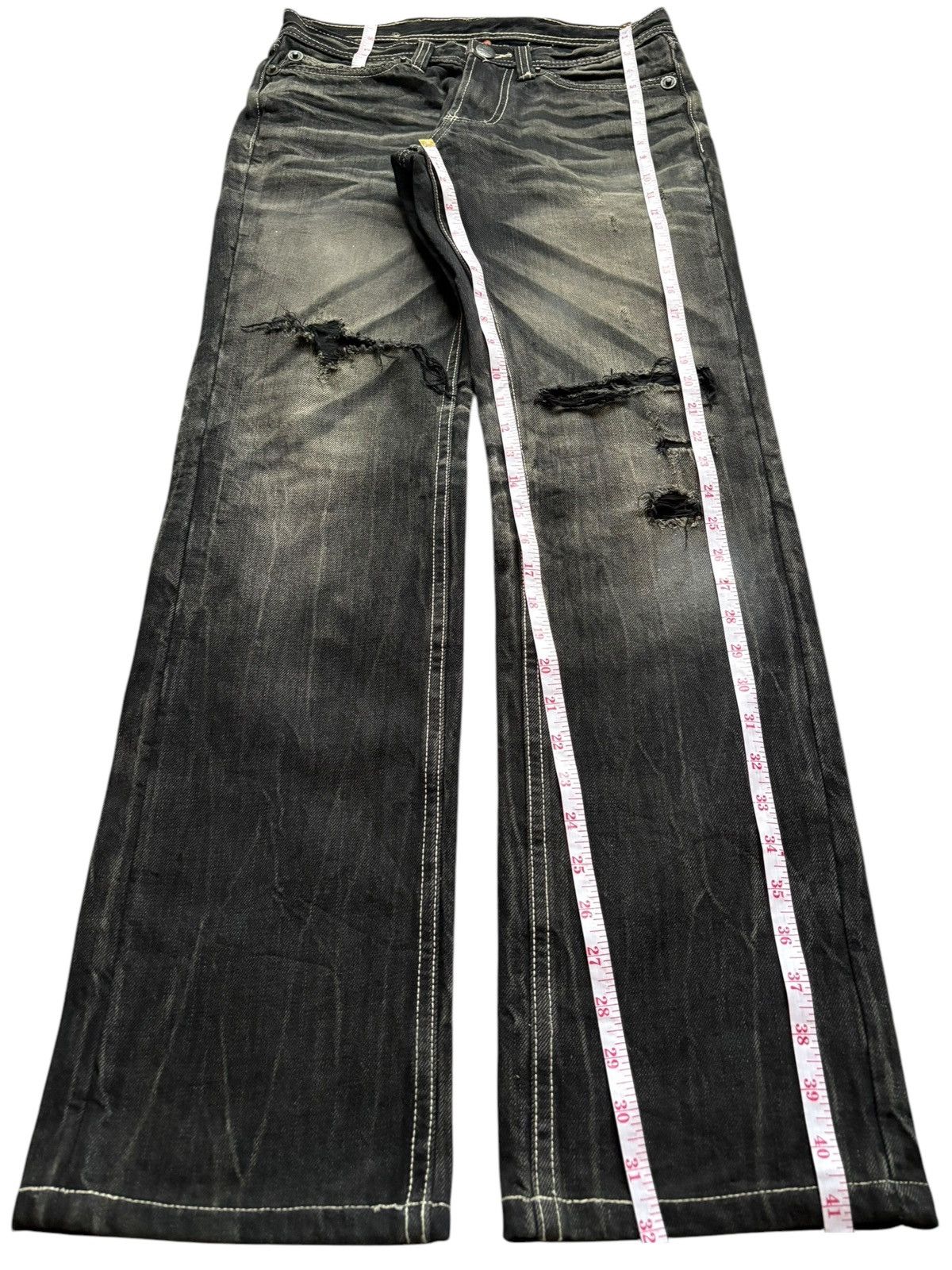 Japanese Brand × Seditionaries Vintage Japanese Brand Faded Mud Wash Skull Rip Loose Jeans Size US 31 - 13 Thumbnail