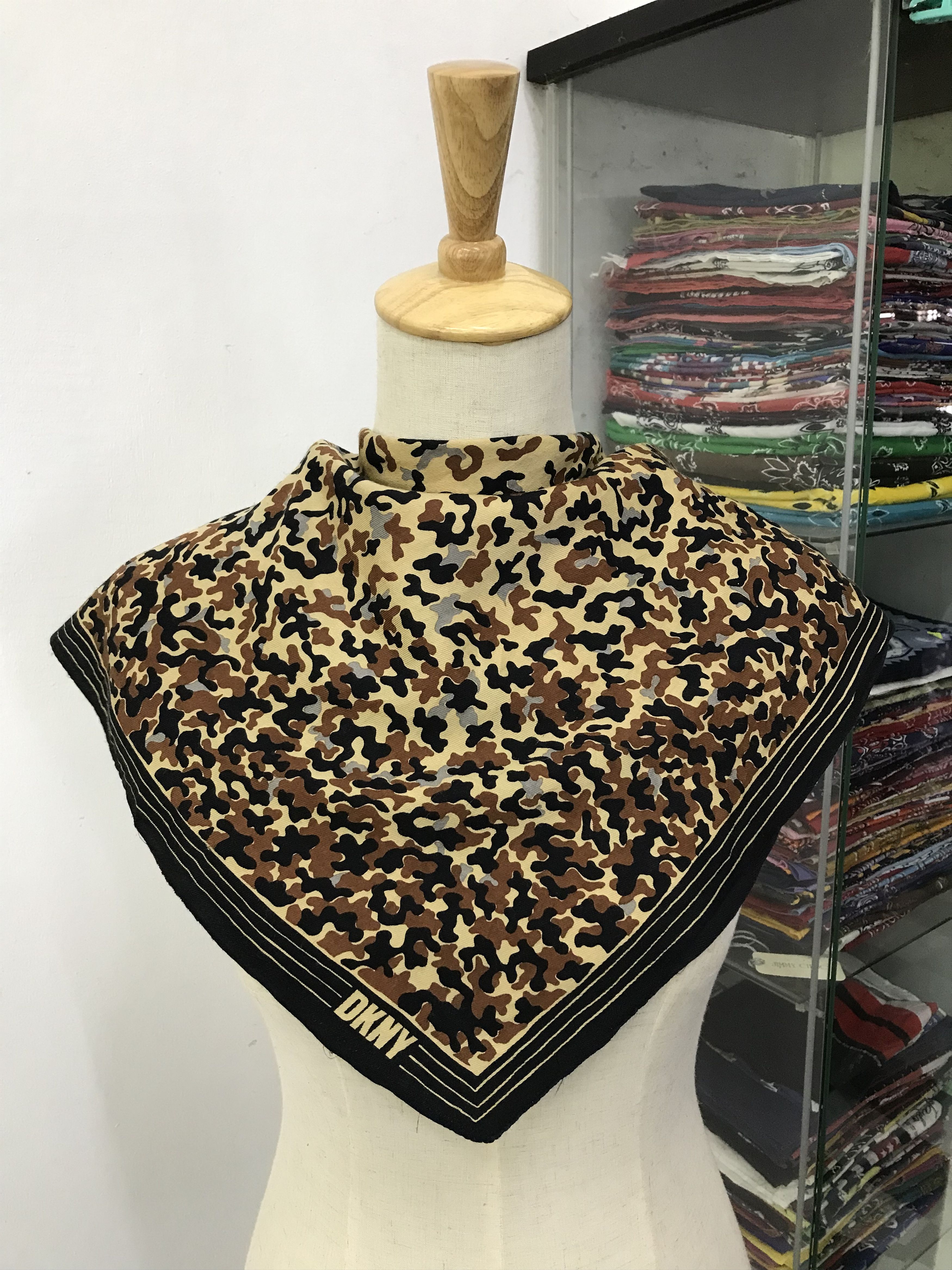 DKNY × Vintage DKNY Silk Scarf - S2474 Size ONE SIZE - 3 Thumbnail
