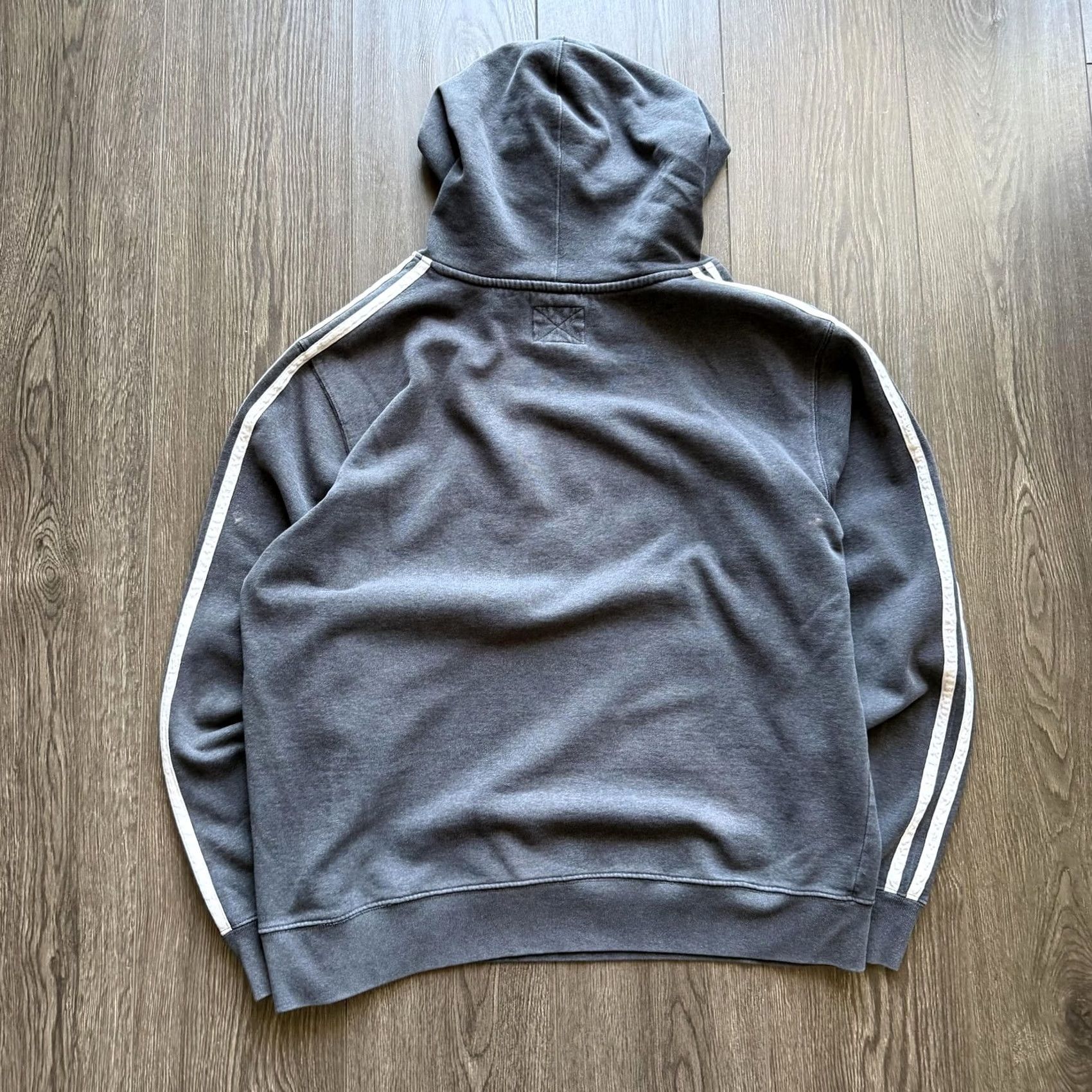 Aeropostale VINTAGE Aeropostale Hoodie Mens XL Gray AERO Athletics Logo Fleece Sweatshirt 2000s Y2K Sports Graphic Print Kangaroo Pocket Size US XL / EU 56 / 4 - 6 Thumbnail
