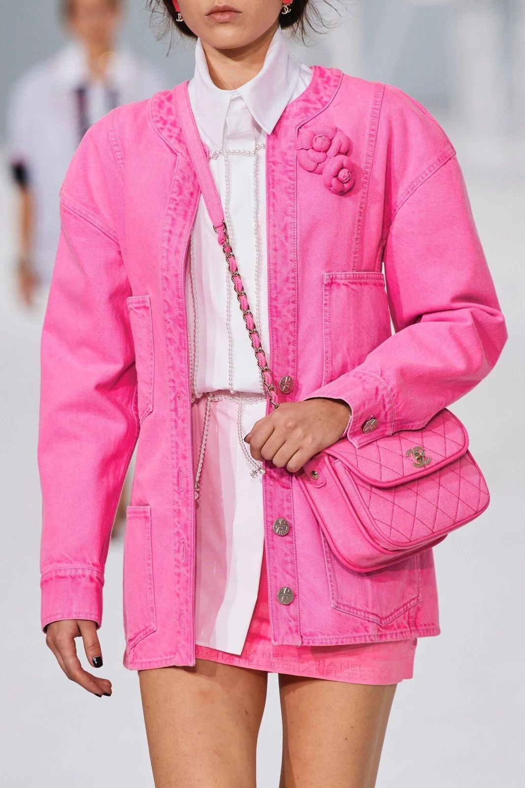 Chanel Chanel SS 2021 Runway CC Pink Camelia Denim Jacket 34 Size XS / US 0-2 / IT 36-38 - 1 Thumbnail