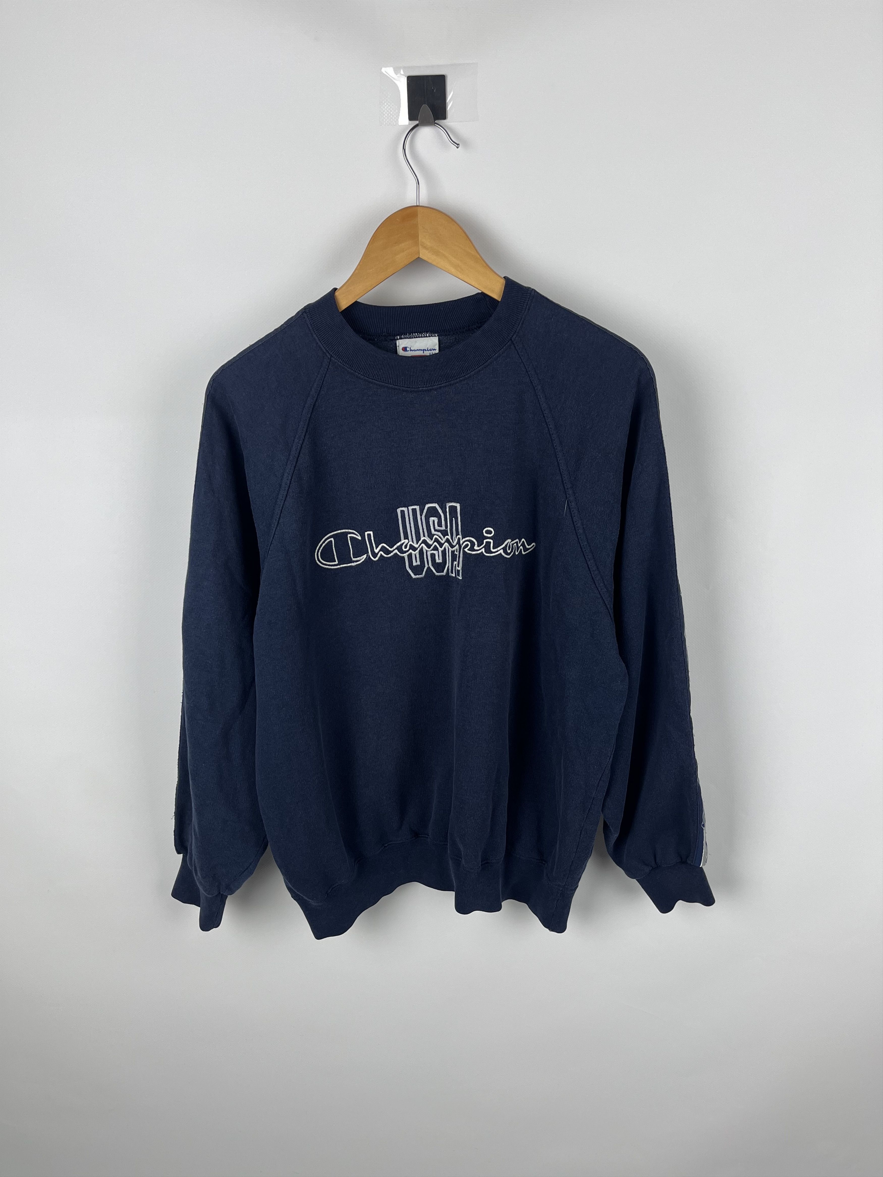 Champion Champion USA Vintage Navy Sweatshirt 90s Size Medium Size US M / EU 48-50 / 2 - 1 Thumbnail