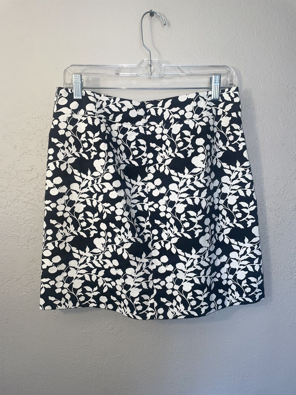 Loft LOFT floral skirt NWT sz 6 Size 28" / US 6 / IT 42 - 3 Thumbnail