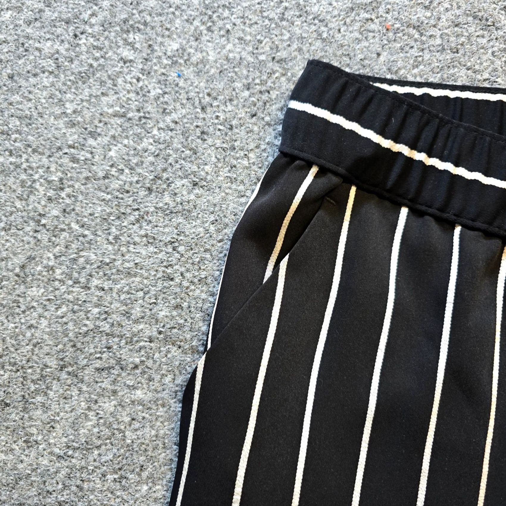 Loft LOFT Pants Womens Regular Size M Black White Striped Tapered Pull On Casual Career Dress Pants Size 32" / US 10 / IT 46 - 3 Thumbnail
