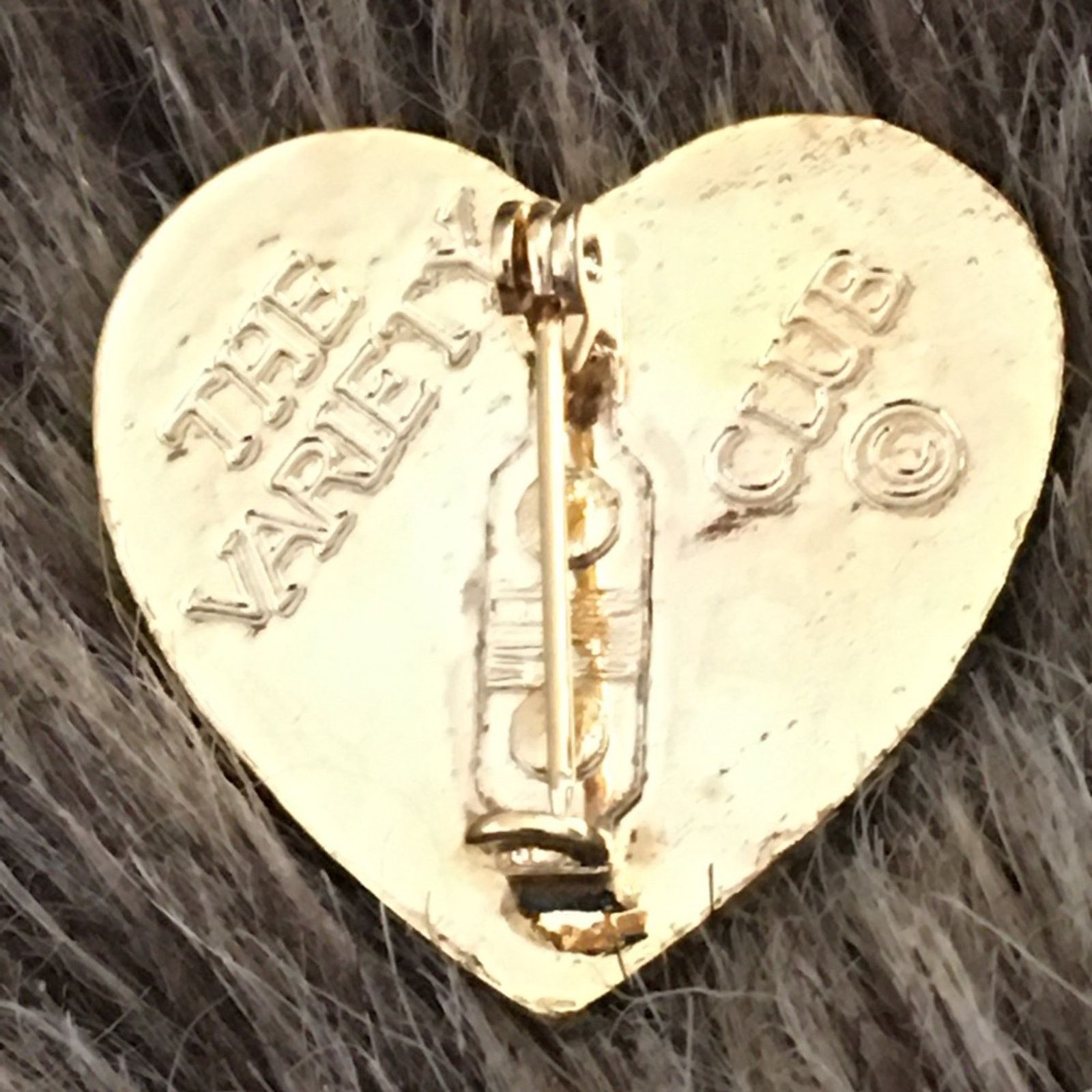 Vintage Vintage The Variety Club heart shape brooch Size ONE SIZE - 4 Thumbnail