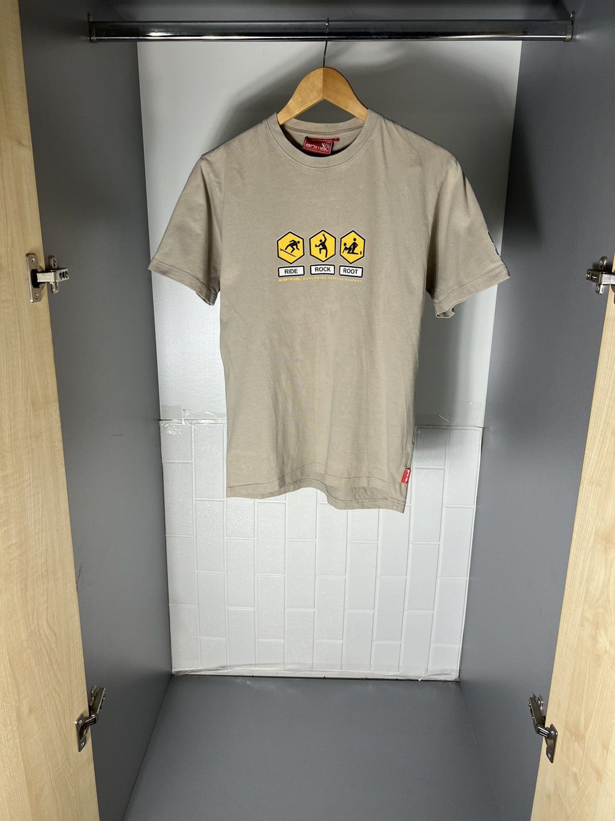 Vintage VERY RARE ANIMAL RETRO HUMOR T-SHIRT SEX FREERIDE SK8 Y2K Size US S / EU 44-46 / 1 - 6 Thumbnail