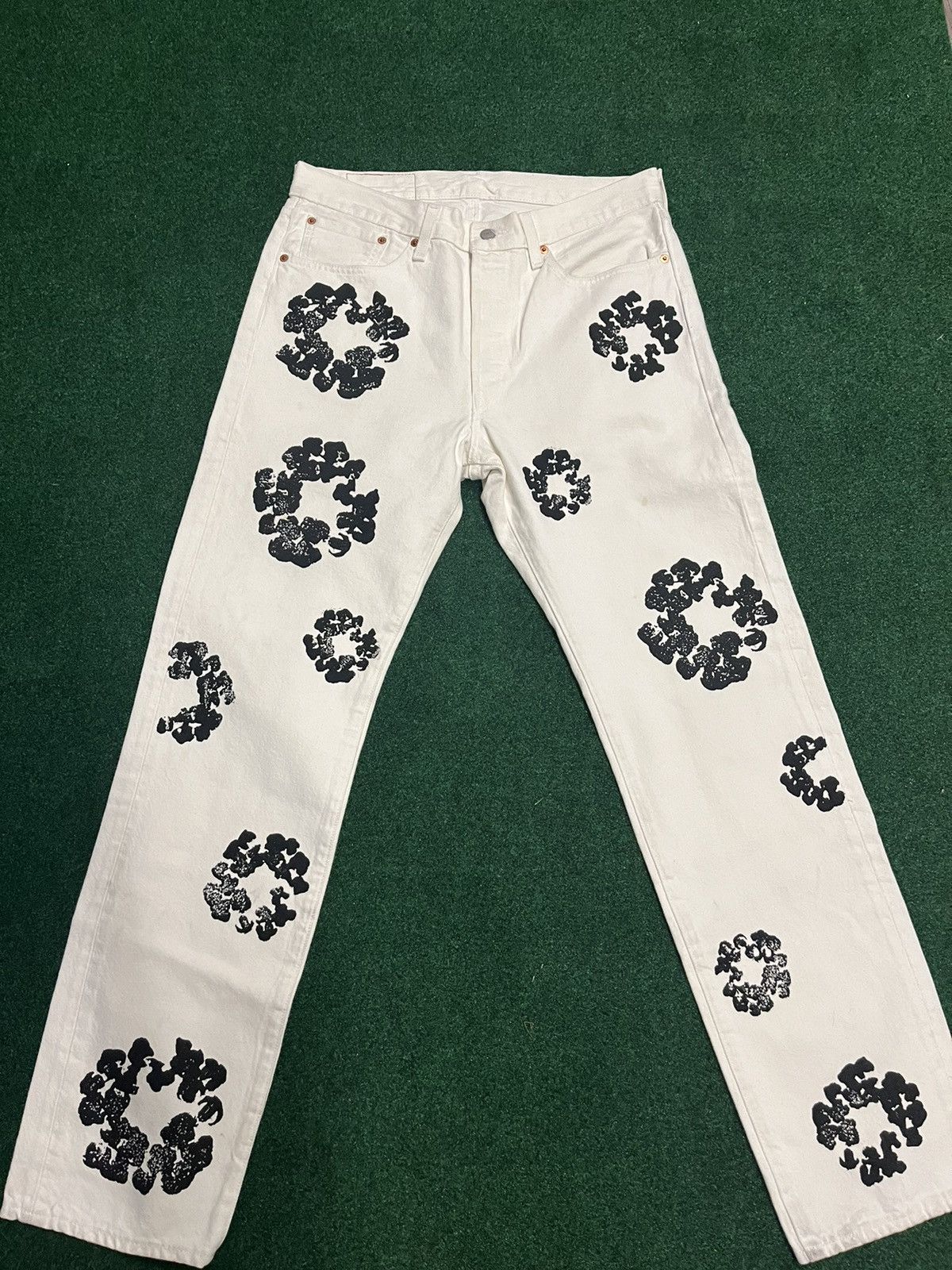 DENIM TEARS × Levi's Levi’s Denim Tears White Wreath Jeans Size US 33 - 1 Thumbnail
