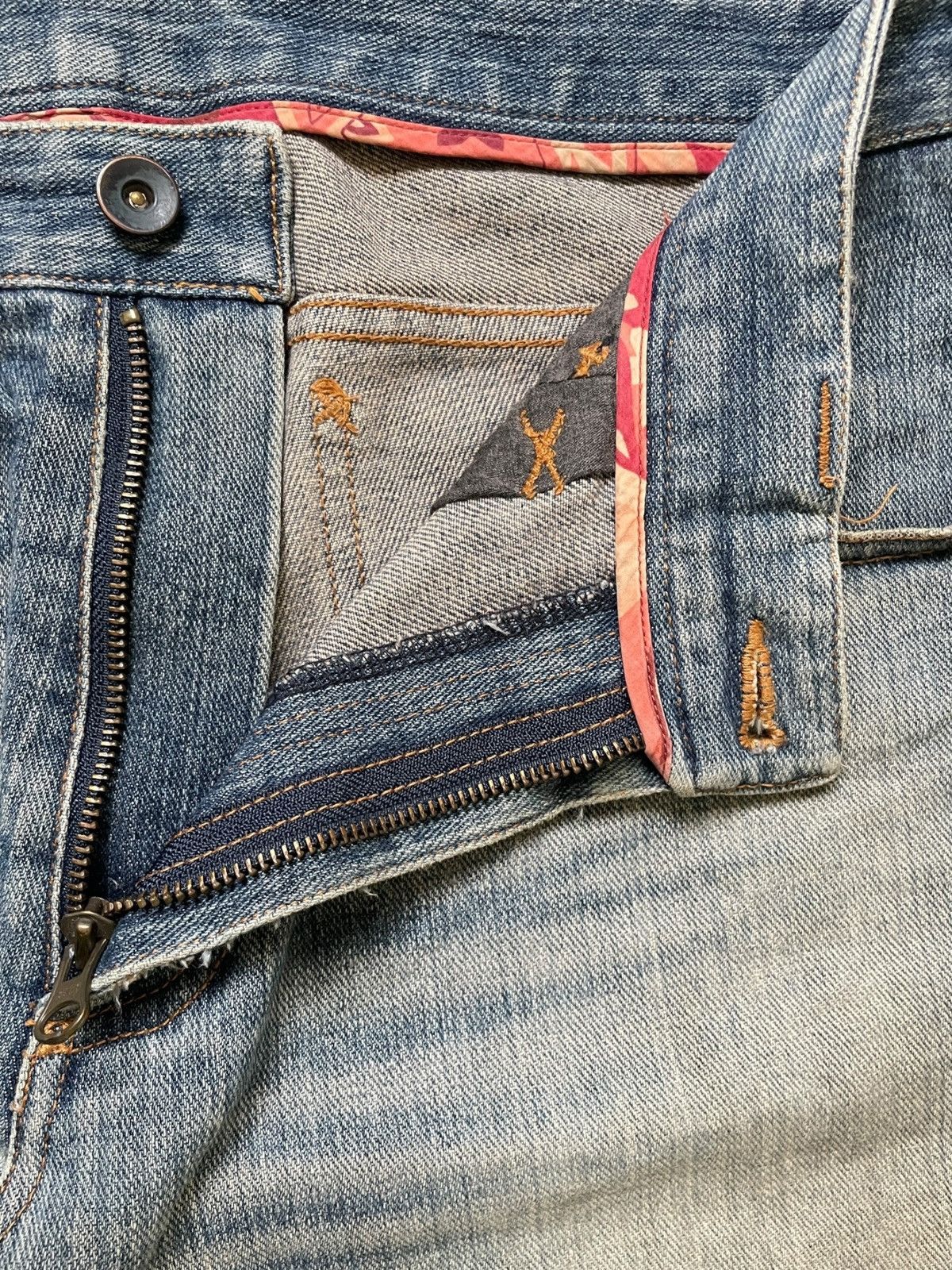 Japanese Brand Vintage Japanese Brand Mud Wash Distressed Loose Baggy Jeans Size US 34 / EU 50 - 9 Thumbnail