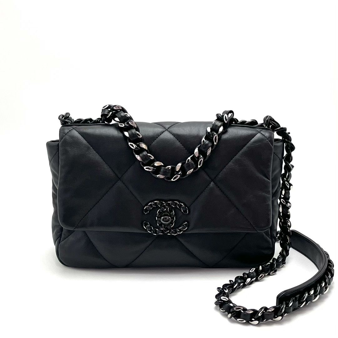 Chanel Pre-loved Bag Very good condition Size ONE SIZE - 1 Thumbnail