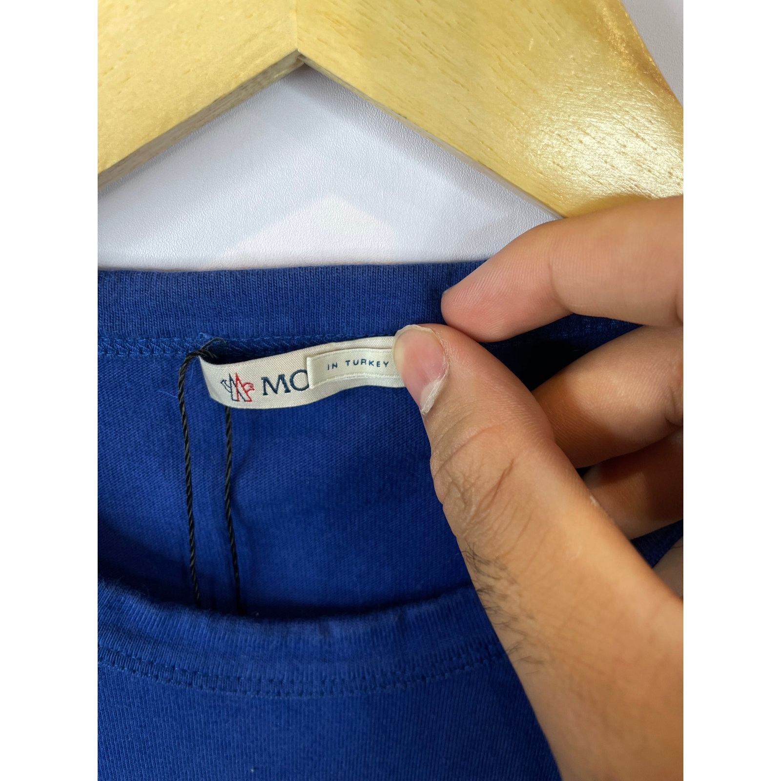 Moncler Moncler M Logo Tee Blue Orange Used Medium Size US M / EU 48-50 / 2 - 3 Thumbnail