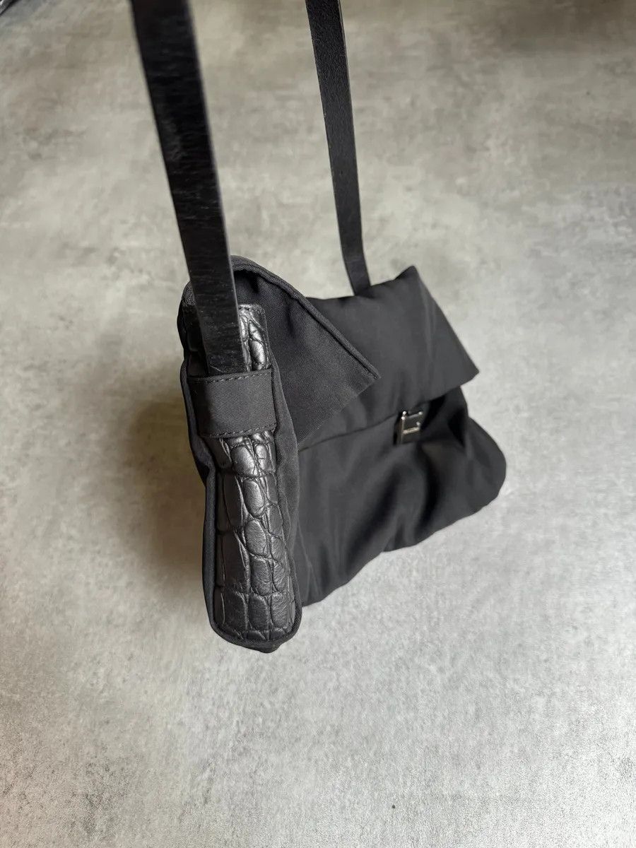 Fendi 2000s Fendi Black Modern Shoulder Bag Size ONE SIZE - 7 Thumbnail