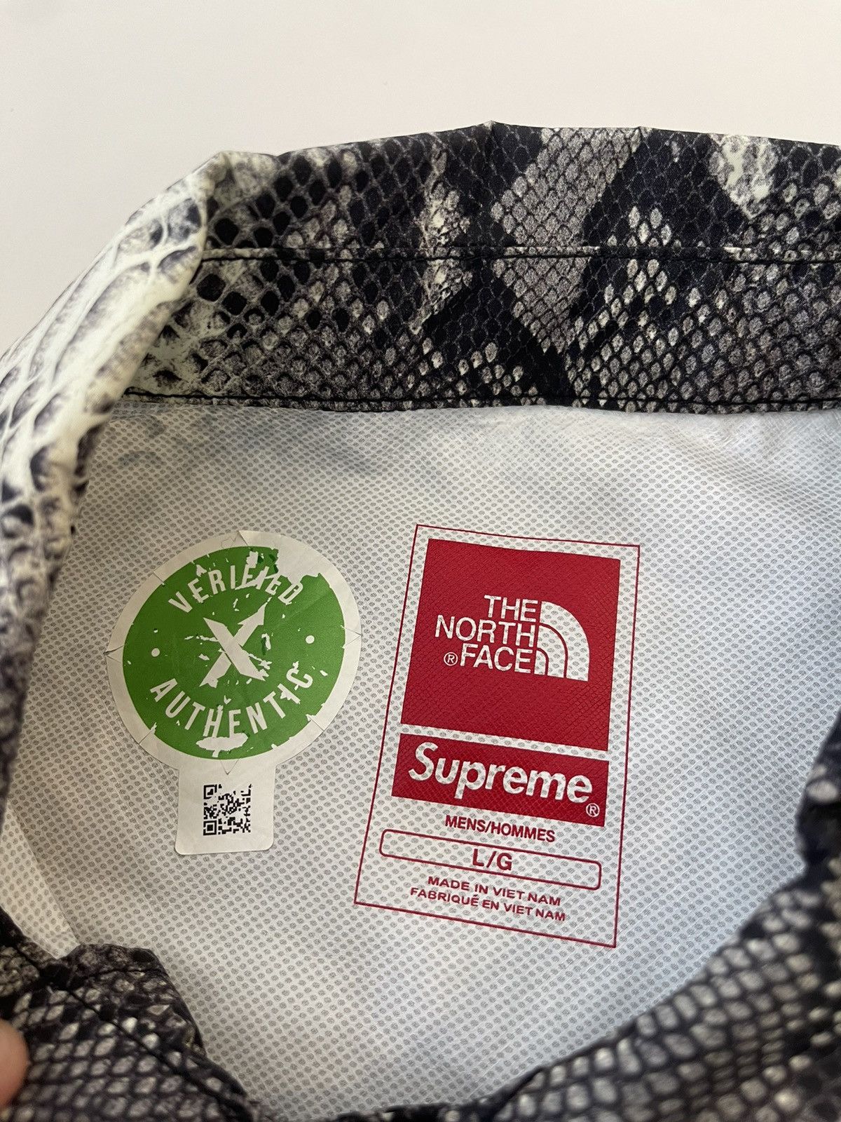Supreme × The North Face Supreme X The North Face Snakeskin Coaches Jacket SS18 Size US L / EU 52-54 / 3 - 7 Thumbnail