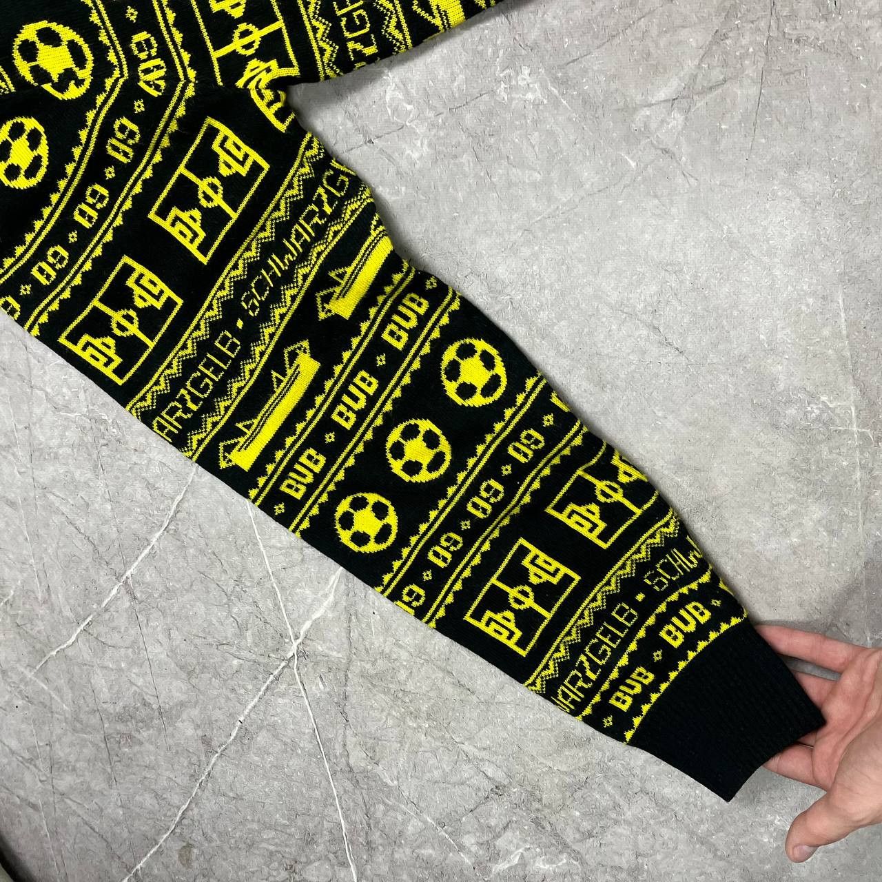 Vintage BVB Borussia Dortmund Sweater Monogram Sweater Mens Size XL Size US XL / EU 56 / 4 - 14 Thumbnail