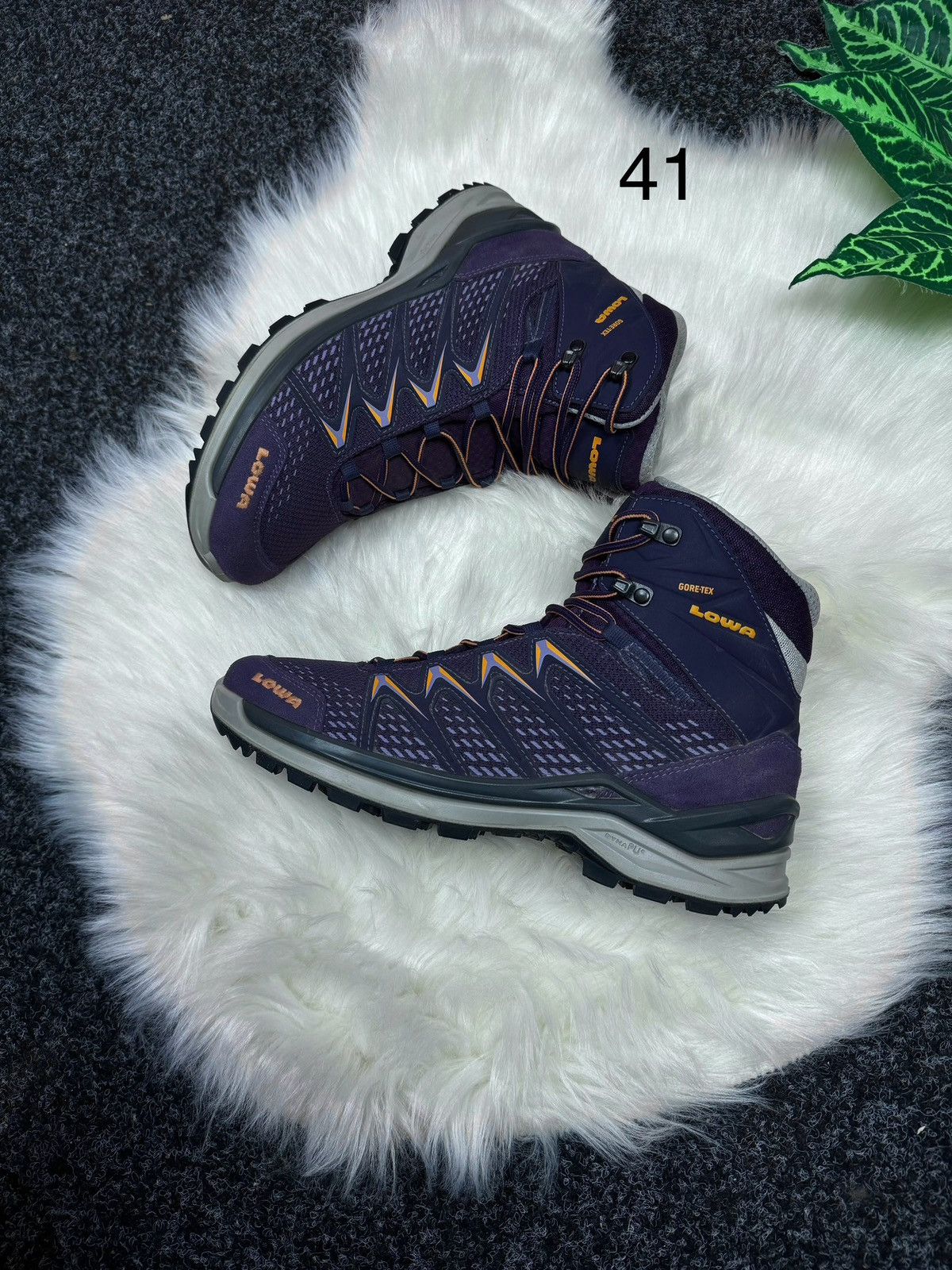 Goretex × LOWA Lowa Innox Pro Gore Tex size 41 Size US 8 / EU 41 - 10 Thumbnail
