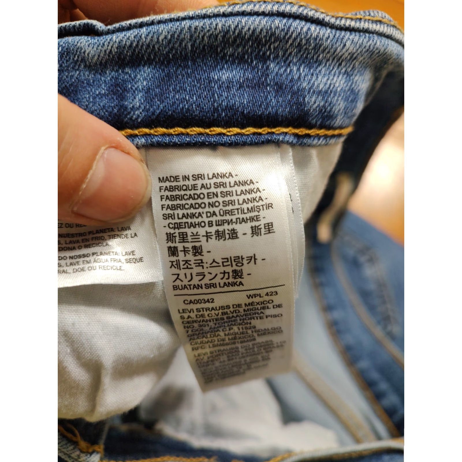 Levi's VINTAGE? No, Levis Jeans Womens Plus 20W 25Inseam Blue Denim Wedgie Straight Button Fly Jeans Women Size 42" / US 20 - 7 Thumbnail