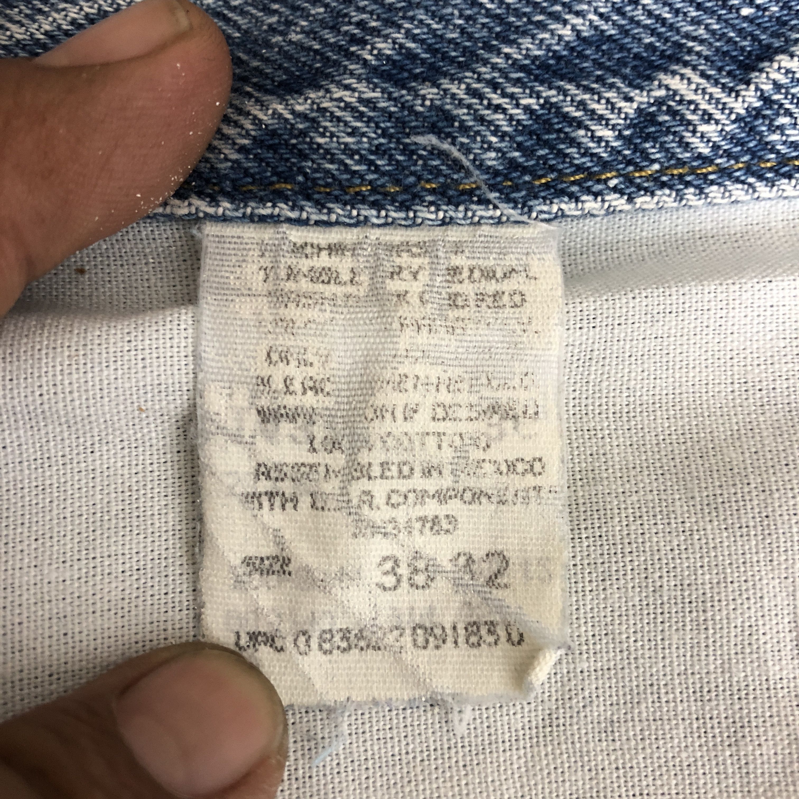 Lee Vintage 90s Lee Faded Light Wash Jeans Stonewash Denim Pants Size US 36 / EU 52 - 9 Thumbnail