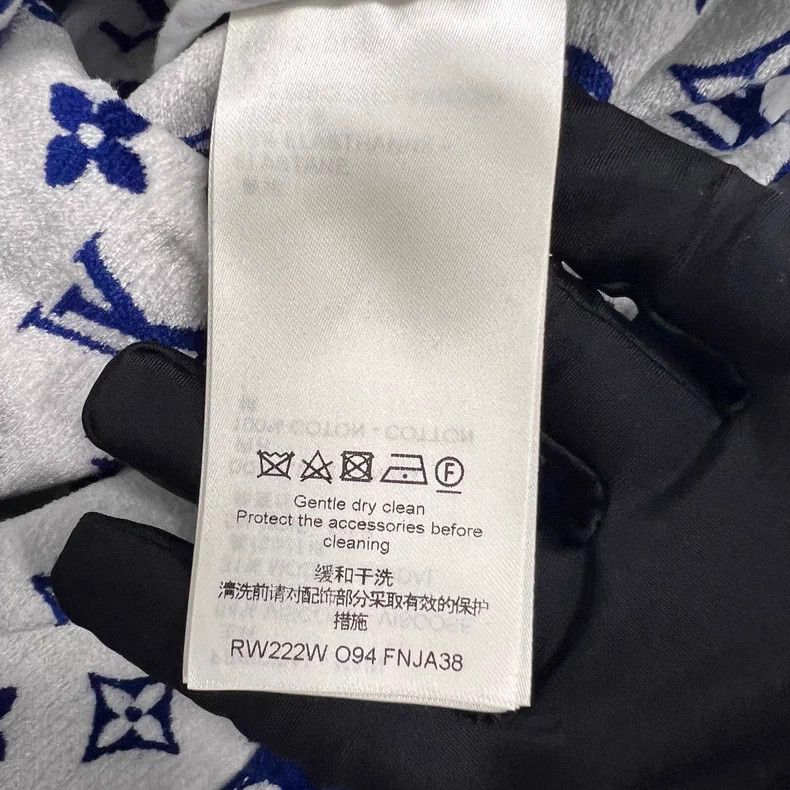 Louis Vuitton Louis Vuitton Blue velvet logo full-print print hooded jac Size XS / US 0-2 / IT 36-38 - 5 Thumbnail