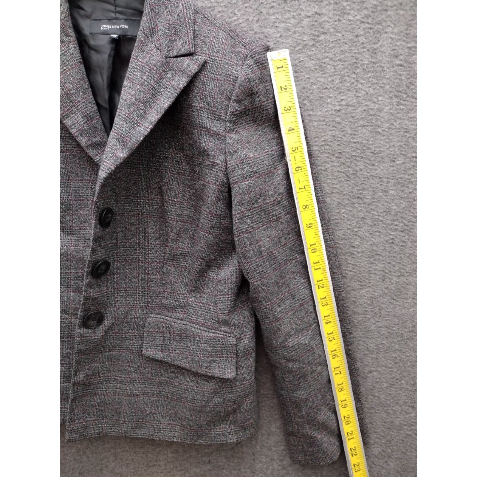 Jones New York VINTAGE Jones New York Blazer Women's 16P Petite 3 Button Pocket Office Career Work Plaid Gray Size M / US 6-8 / IT 42-44 - 7 Thumbnail