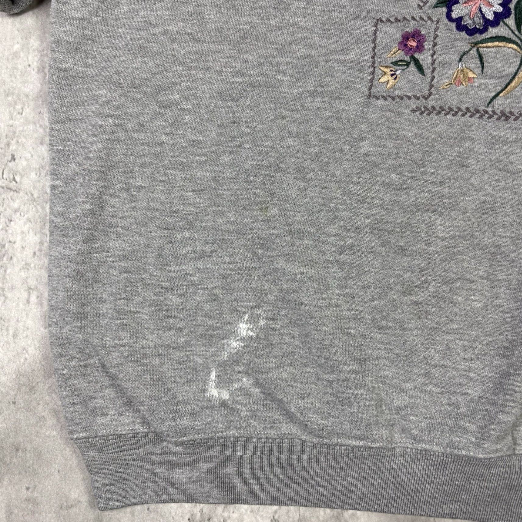 Vintage VINTAGE Sweatshirt Flower Embroidered Gray Pullover Nature 90s M Mens Size US M / EU 48-50 / 2 - 5 Thumbnail