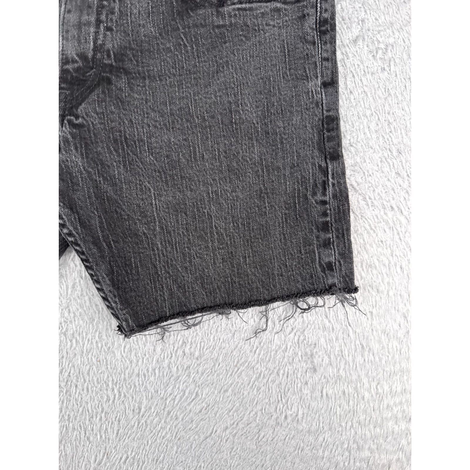 Levi's Levi's Women Black Cut-Off Shorts 32 Denim Cotton Blend Zip Fly 514 Dark Wash 7 Inseam Regular Rise 8.5-10.5 In Pockets 5-Pocket Design Vintage No Size 24" / US 00 / IT 34 - 2 Thumbnail