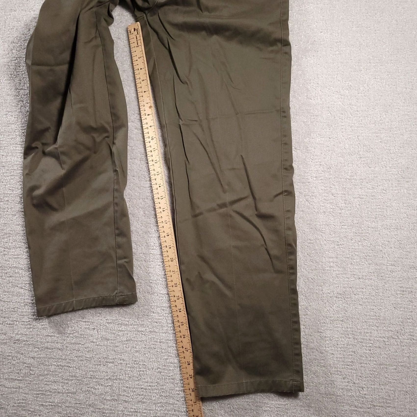 Vintage St John Bay Worry Free Classic Fit Pants Beige Khaki 33x32 Mens Casual Business Travel 30.5in Inseam Tapered Chino Cotton Twill Regular Slim/Fit? Size US 33 - 4 Thumbnail