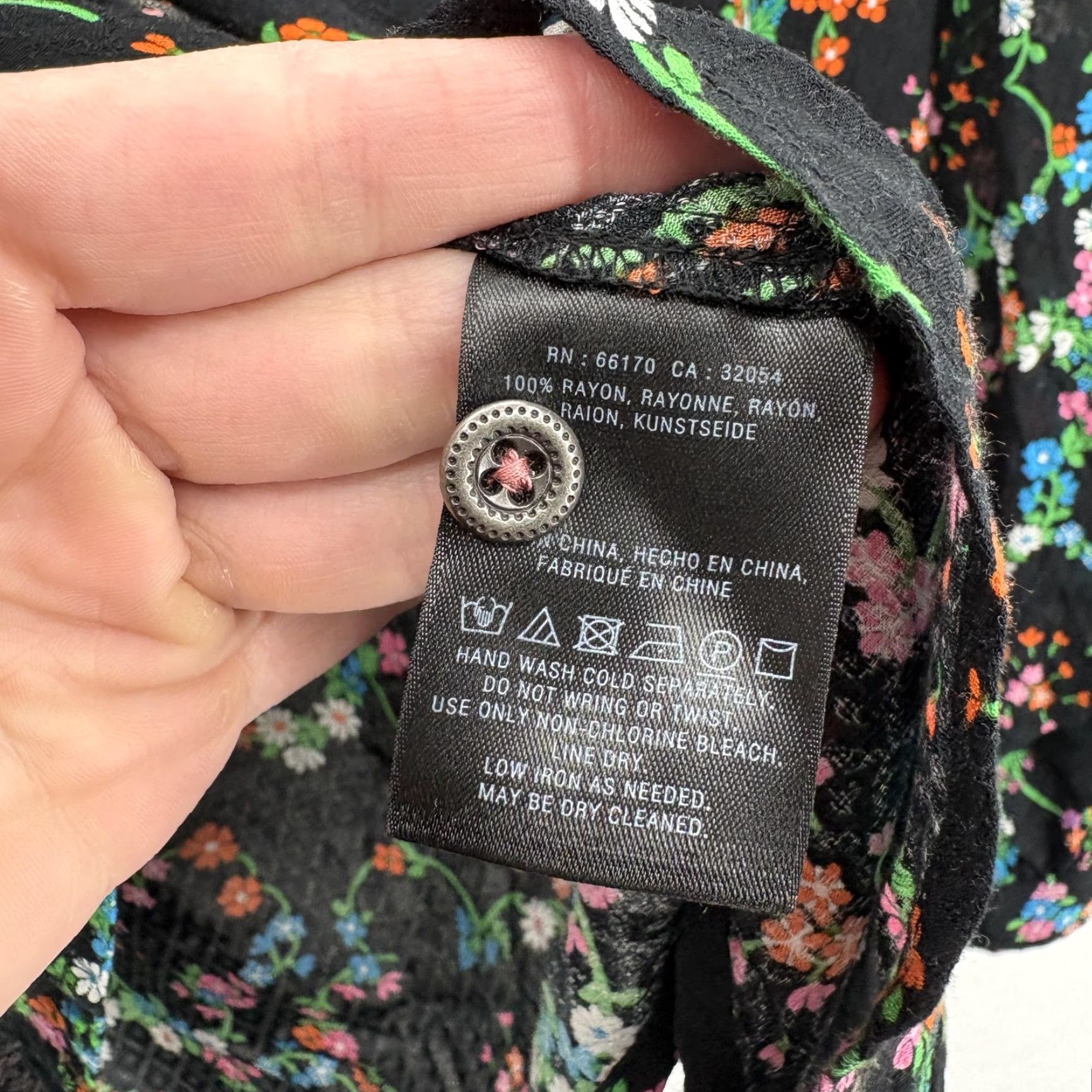 Vintage Maeve Anthropologie Shirt Womens XS Black Floral Rayon Button Front Boho Blouse Size XS / US 0-2 / IT 36-38 - 4 Thumbnail