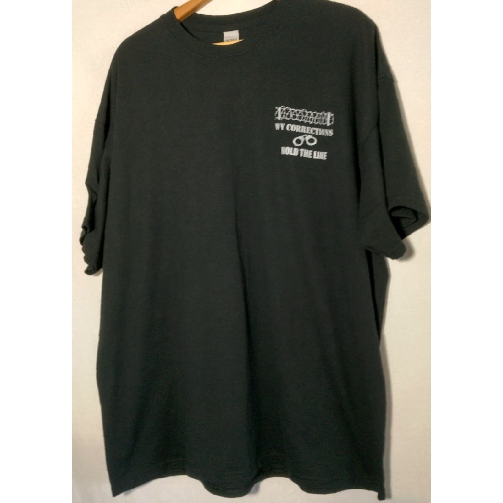 Gildan VINTAGE West Virginia Corrections T Shirt 2XL Black Hold The Line USA Flag Jail Prison Size US XXL / EU 58 / 5 - 3 Thumbnail