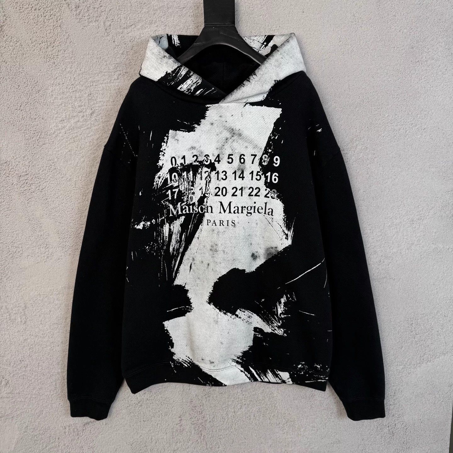 Maison Margiela Maison Margiela Black Splatter Paint Hoodie 46 Size US S / EU 44-46 / 1 - 1 Thumbnail