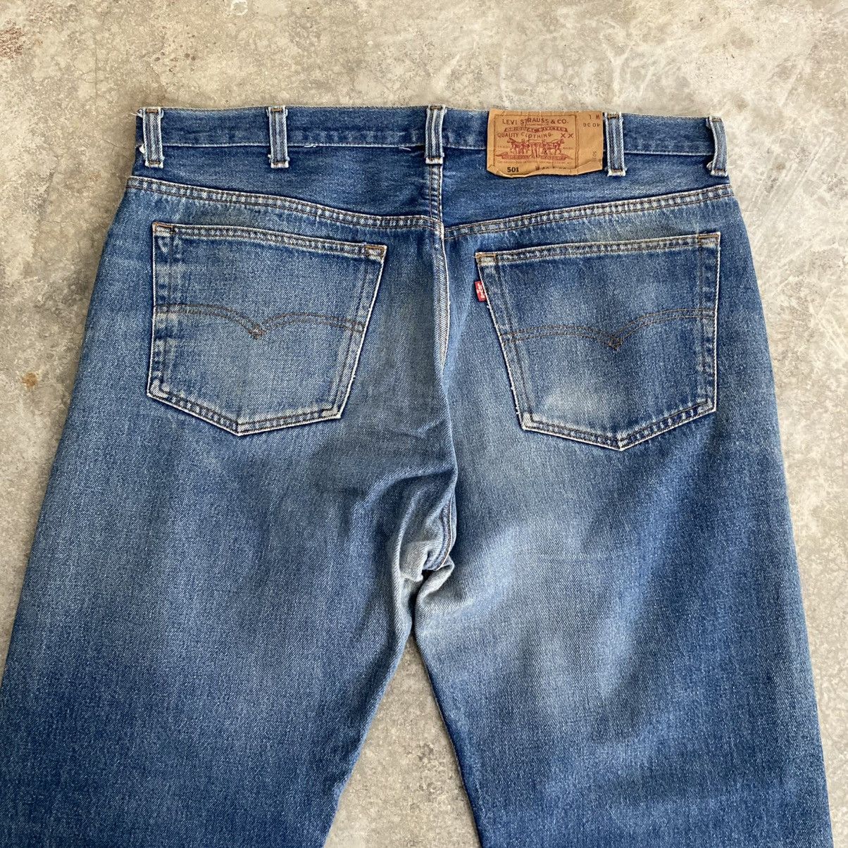 Levi's Size 39x30 Vintage 1993 Levis 501 Faded Blue Denim Jeans Size US 39 - 10 Thumbnail