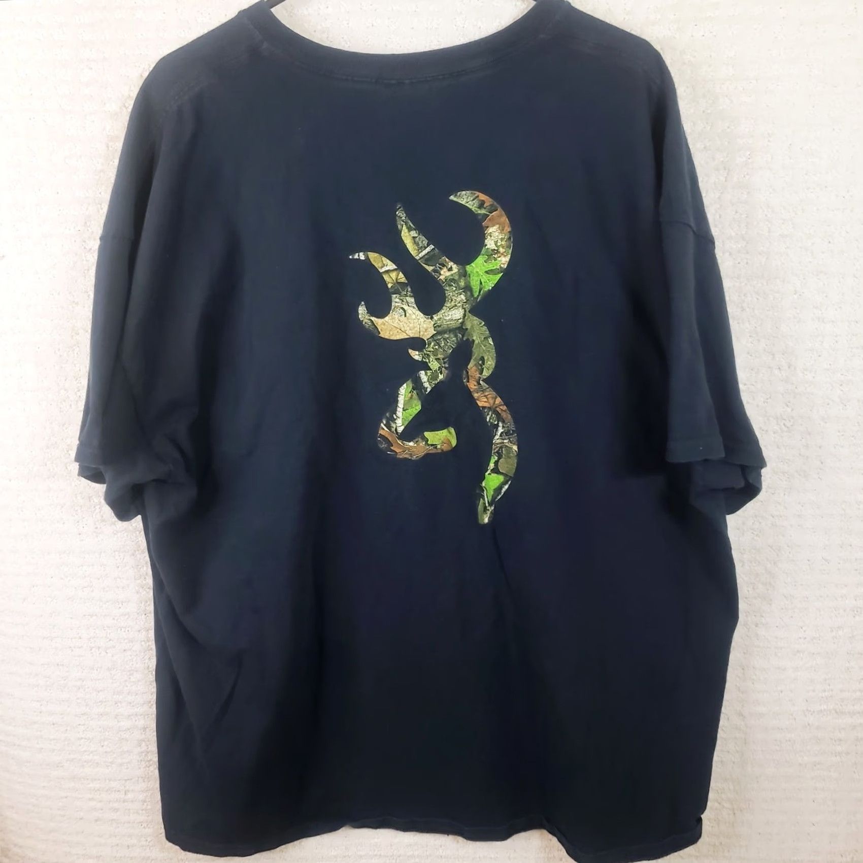 Vintage Browning Hunting Men's 2XL Brown T-Shirt Short Sleeve Camouflage Buck Logo Back Front Vintage Big Tall Shirt Mens Size US XXL / EU 58 / 5 - 3 Thumbnail