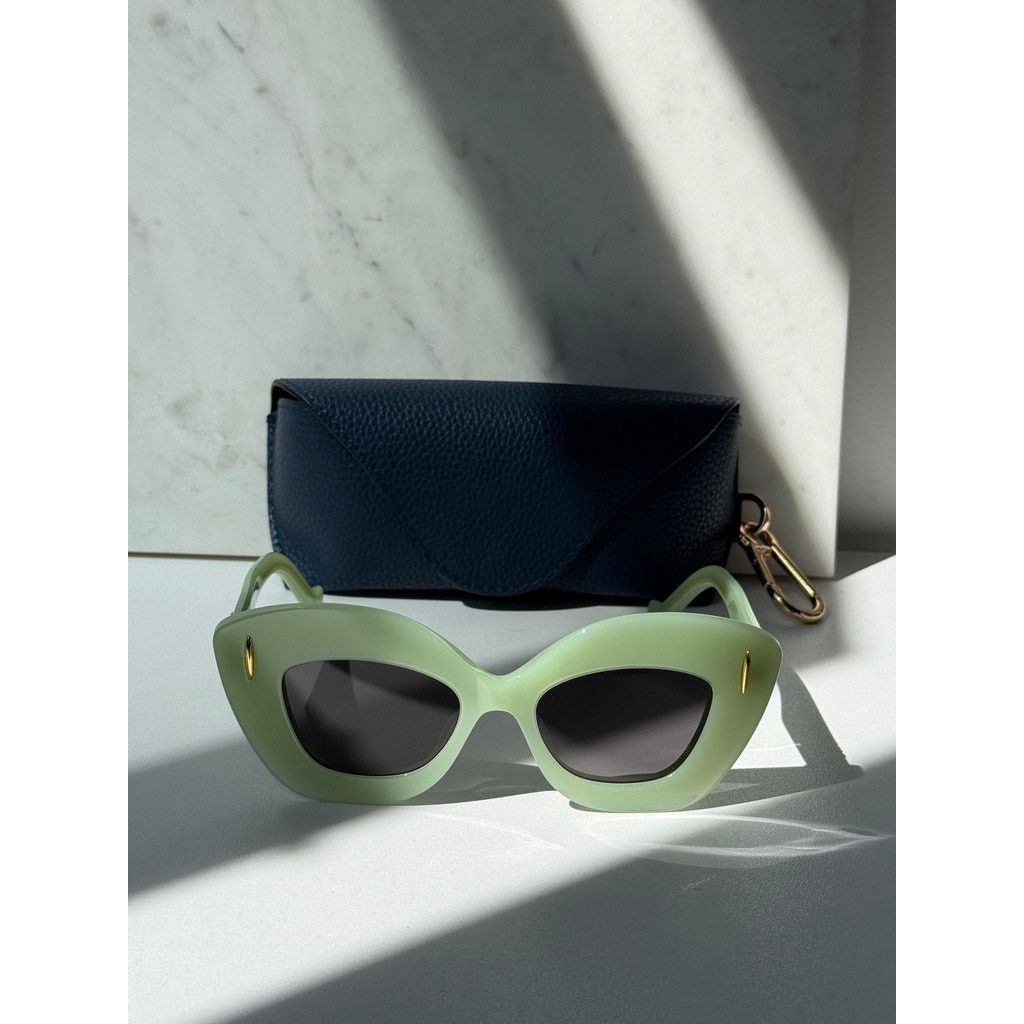 NEW Loewe LW40127I Anagram Thick Sunglasses in Green display picture 3