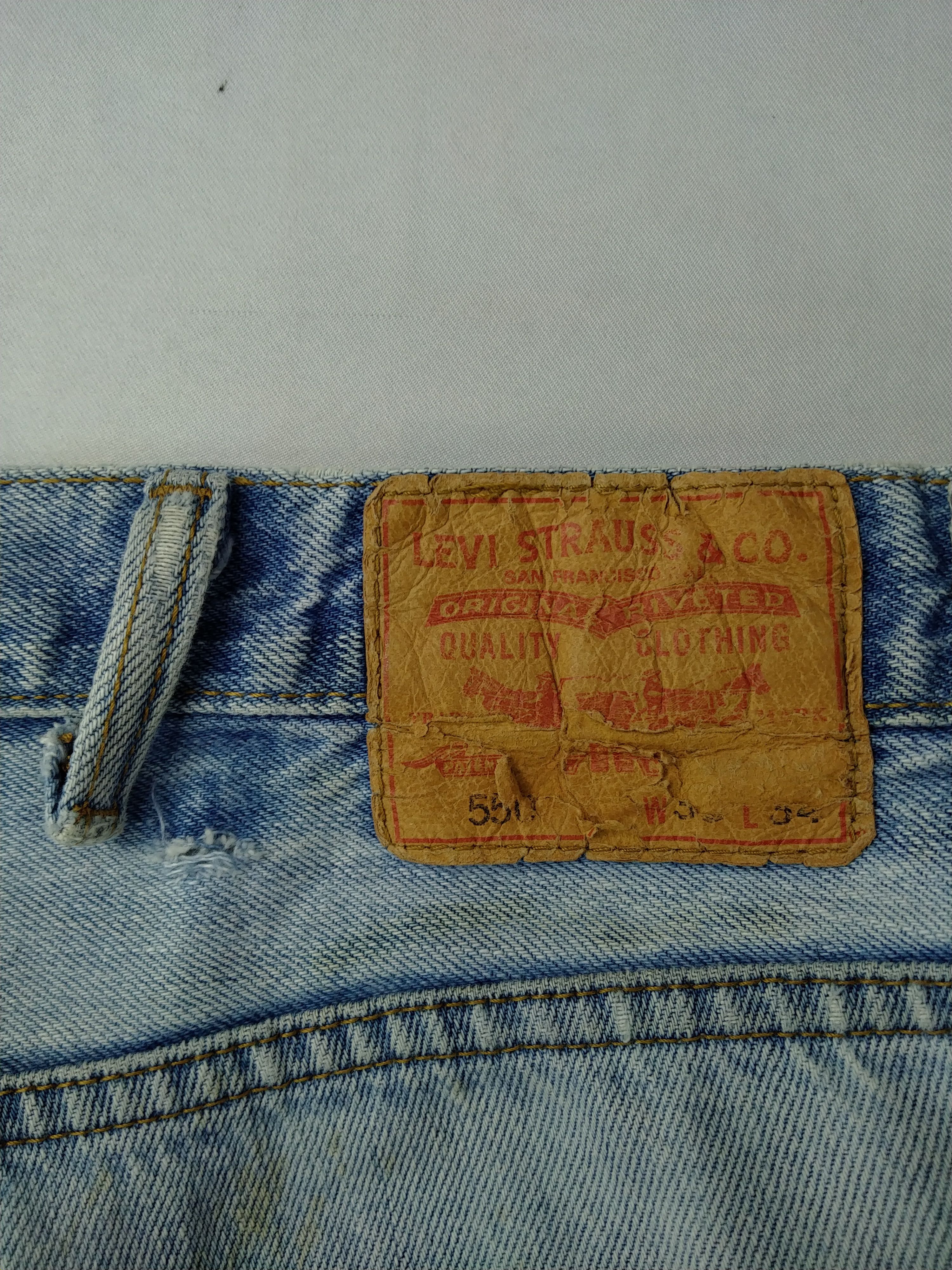 Levi's Vintage Levi's 550 Light Wash Denim 38 x 33 -JN077 Size US 38 / EU 54 - 14 Thumbnail