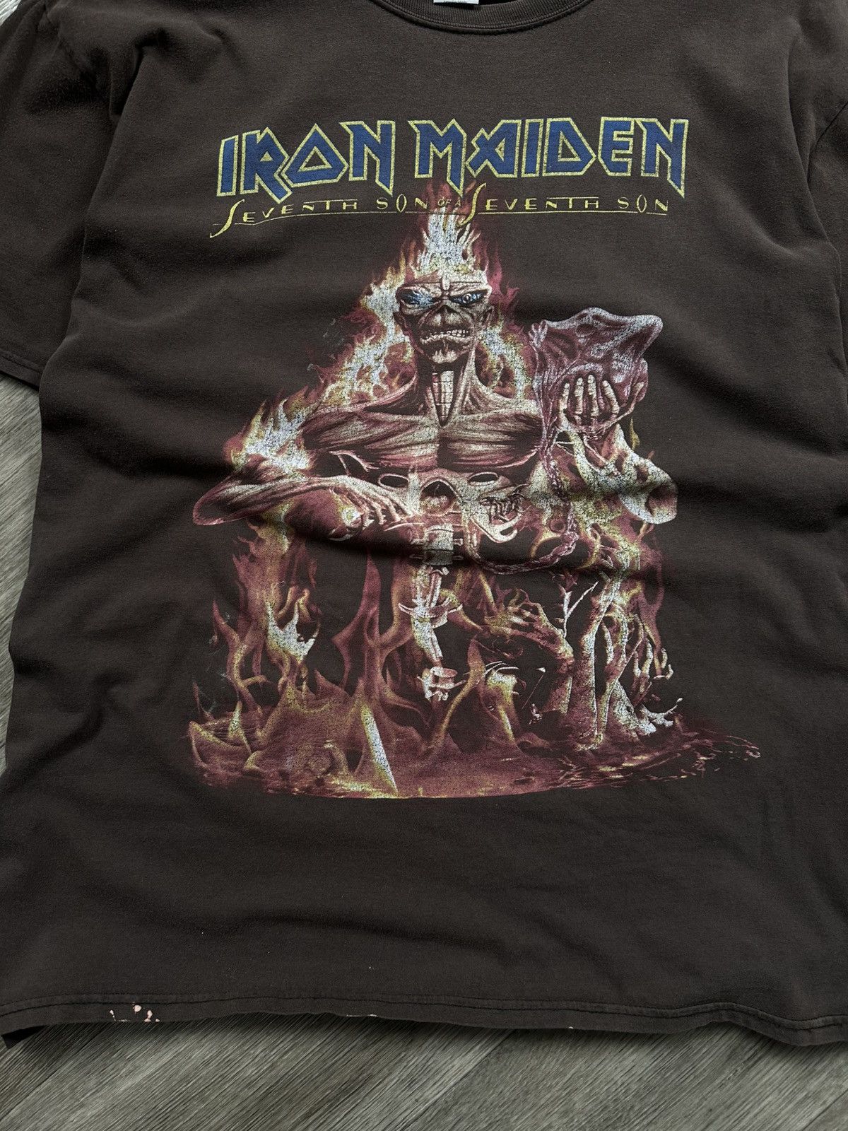 Gildan 🫧 IRON MAIDEN SEVENTH SON CONCERT TEE Size US XL / EU 56 / 4 - 5 Thumbnail