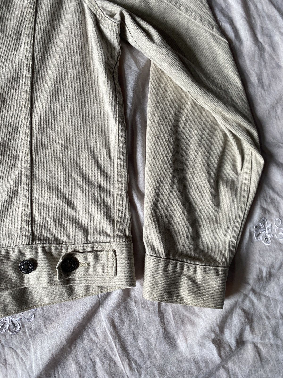 Levi's × Vintage vintage levi’s corduroy trucker jacket Size M / US 6-8 / IT 42-44 - 10 Thumbnail