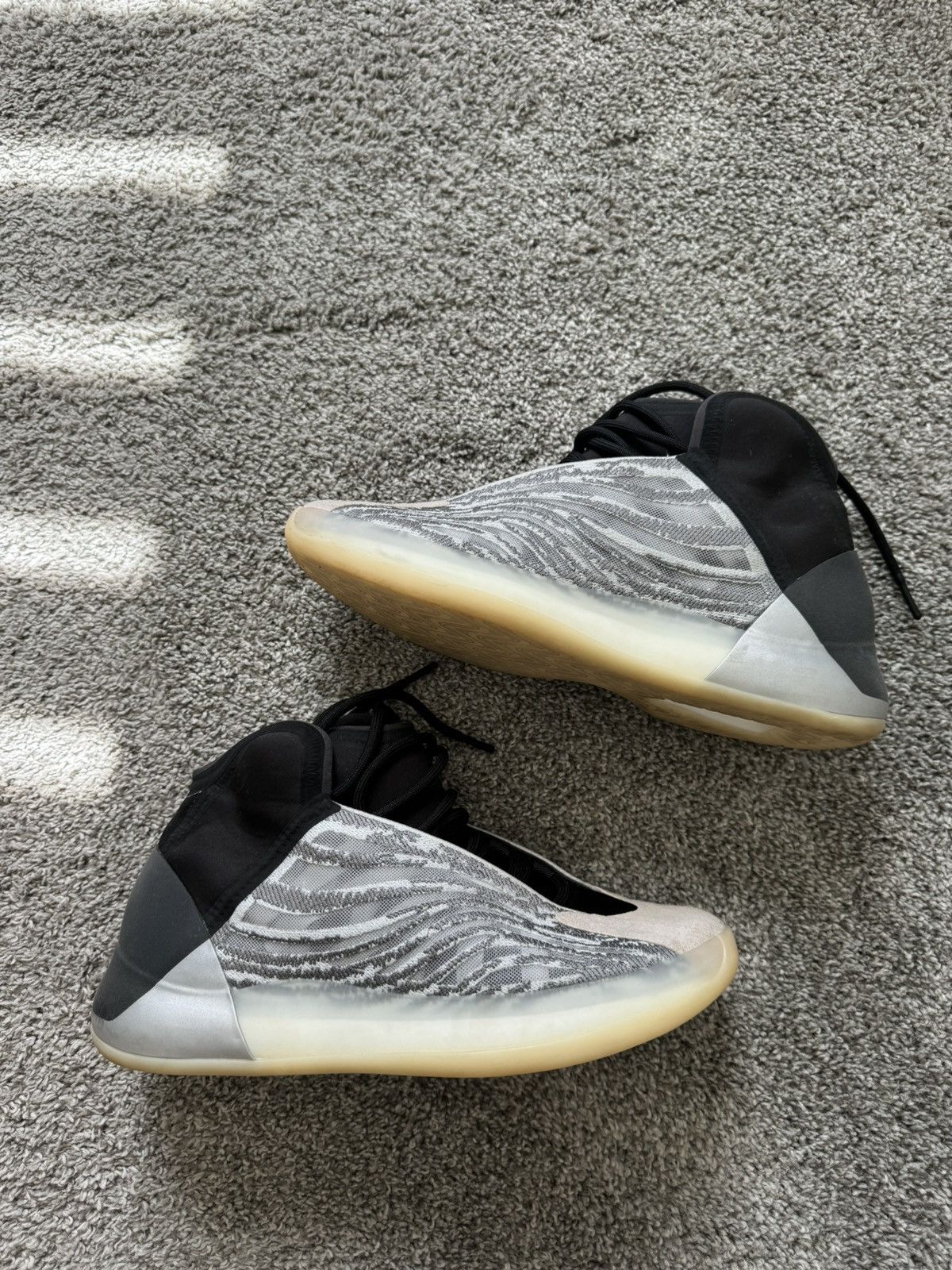 Adidas Adidas Yeezy QNTM Size US 10 / EU 43 - 1 Thumbnail