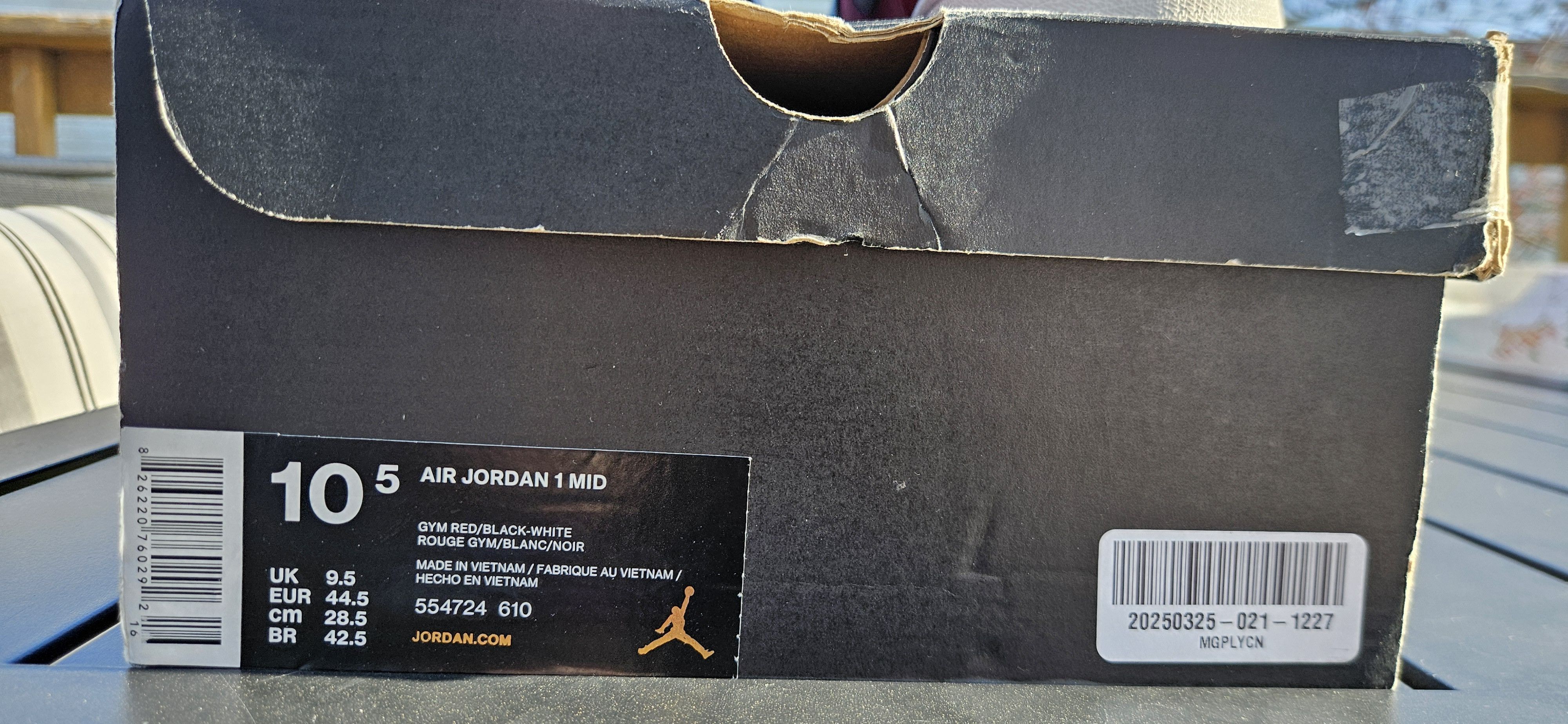 Jordan Brand Jordan 1 mid reverse bred banned Size US 10.5 / EU 43-44 - 7 Thumbnail