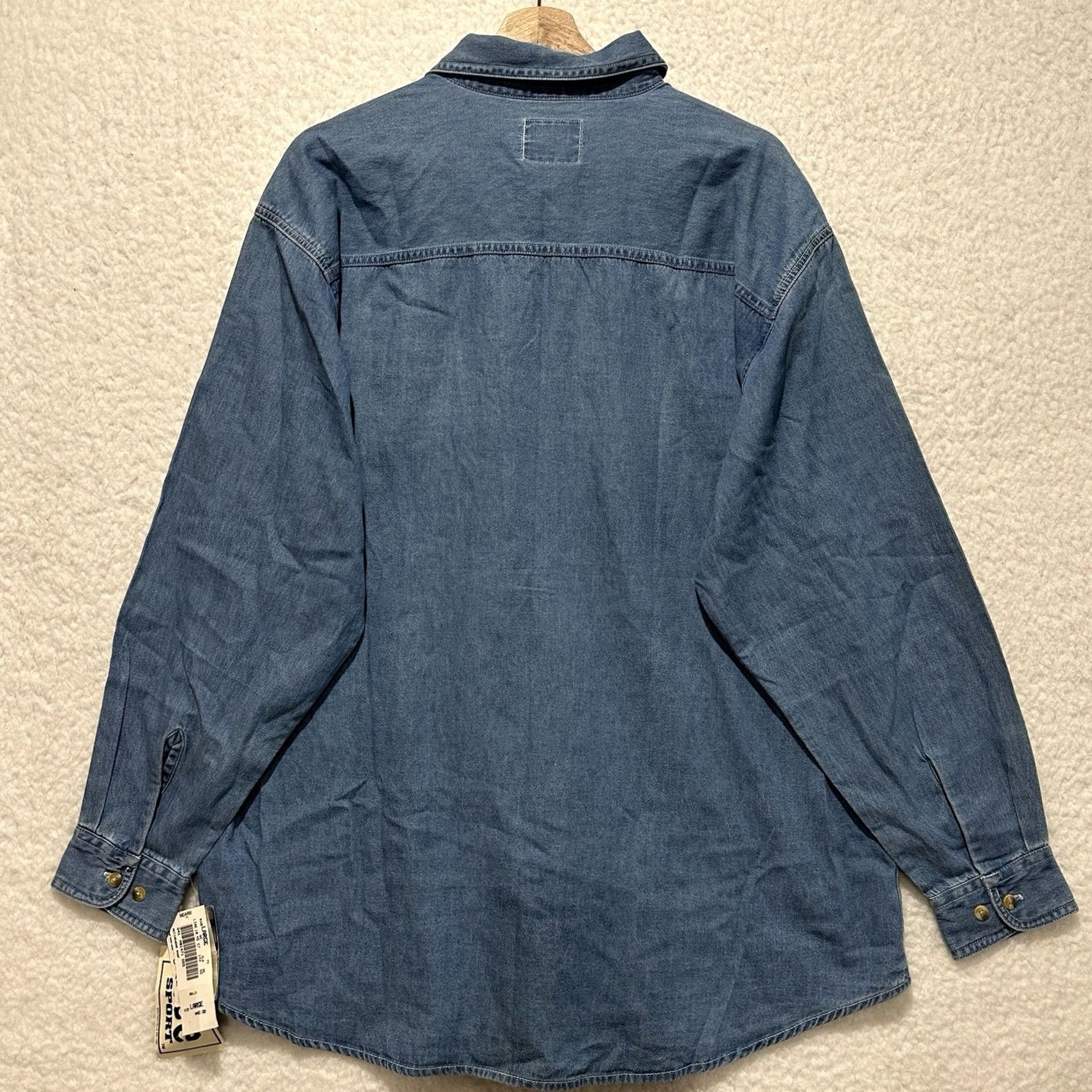 Lee VINTAGE Lee Sport Denim Button-Down Shirt Chicago Bulls Long Sleeve Sz L Men Blue Cotton 90s Sports Embroidered Pocket Regular Shirt Size US L / EU 52-54 / 3 - 2 Thumbnail