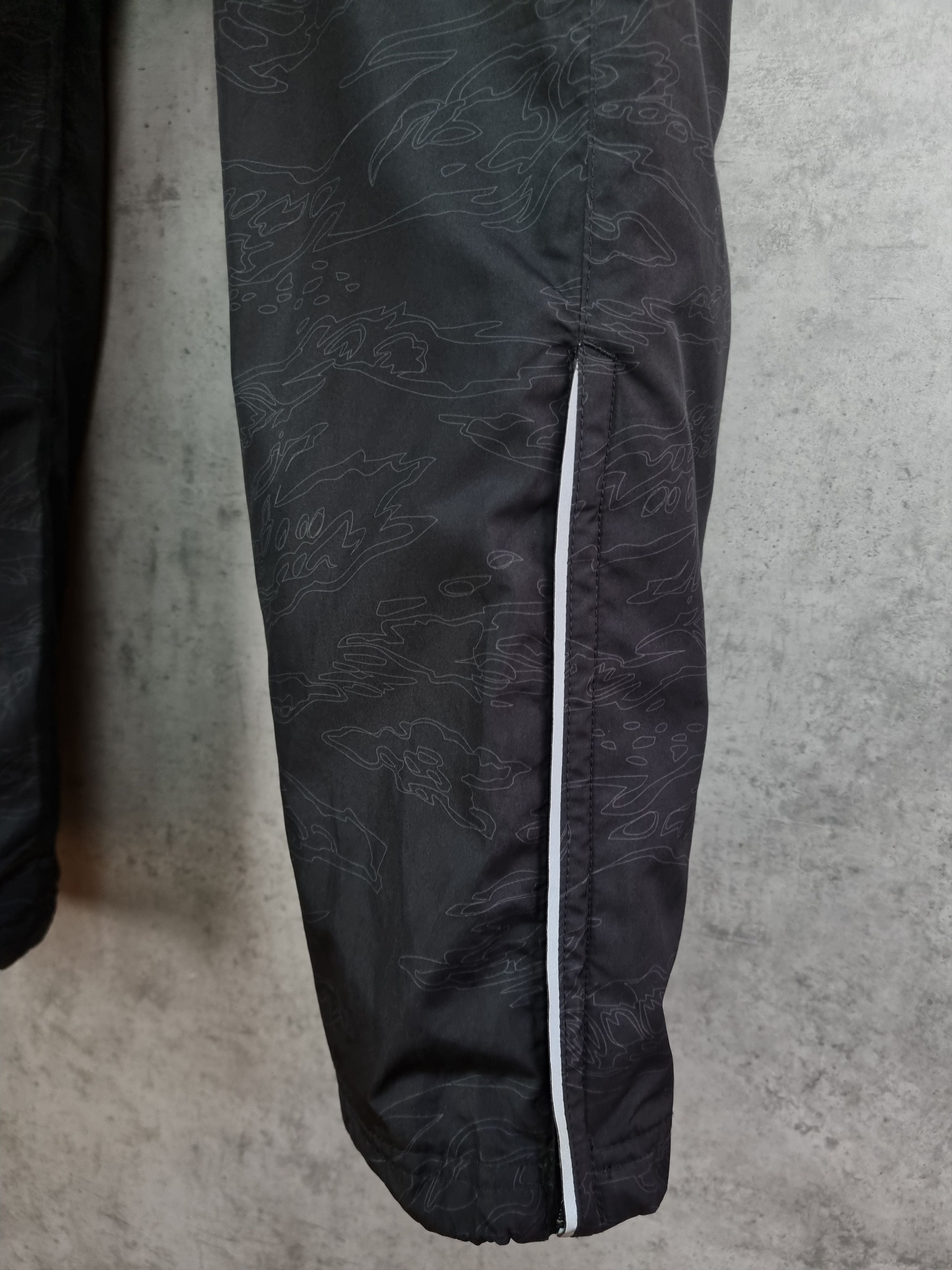 Nike × Vintage 90s Nike Abstract Lines Design Nylon Sport Pant Size US 31 - 13 Thumbnail