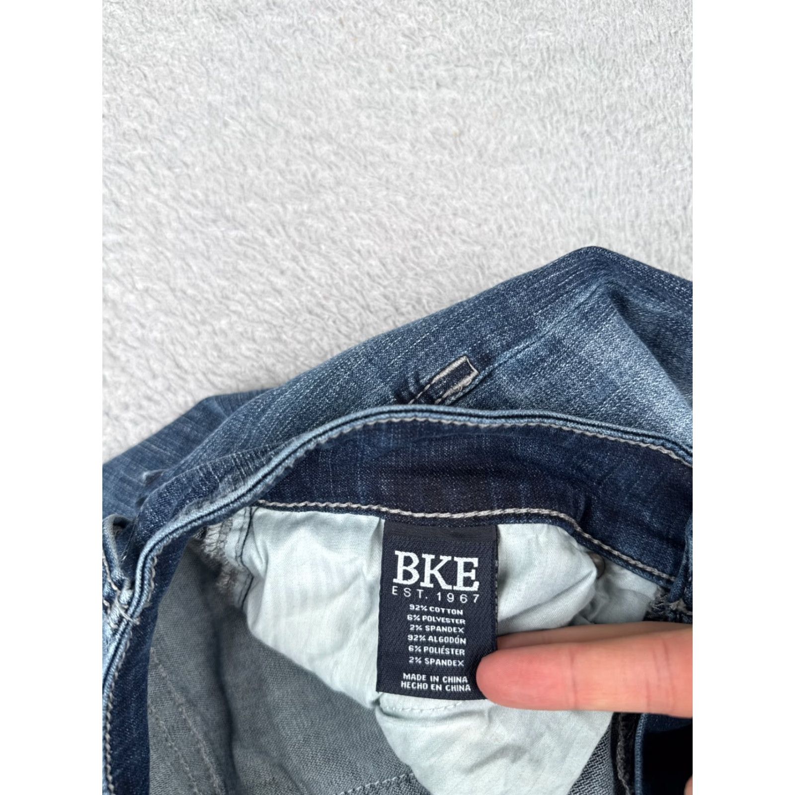 Vintage BKE Jeans Men 30x32 Blue Denim Skinny Mason Cotton Blend Embroidered Mid Rise Jeans Mens 30 Inseam 32in 5-Pocket Logo Harness Buckle Brand Vintage N/A Size US 30 / EU 46 - 7 Thumbnail