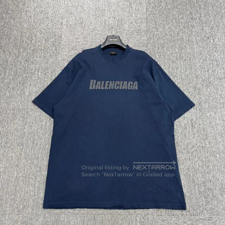 Balenciaga Balenciaga Distressed Logo Short Sleeve Tee. Size US M / EU 48-50 / 2 - 1 Thumbnail