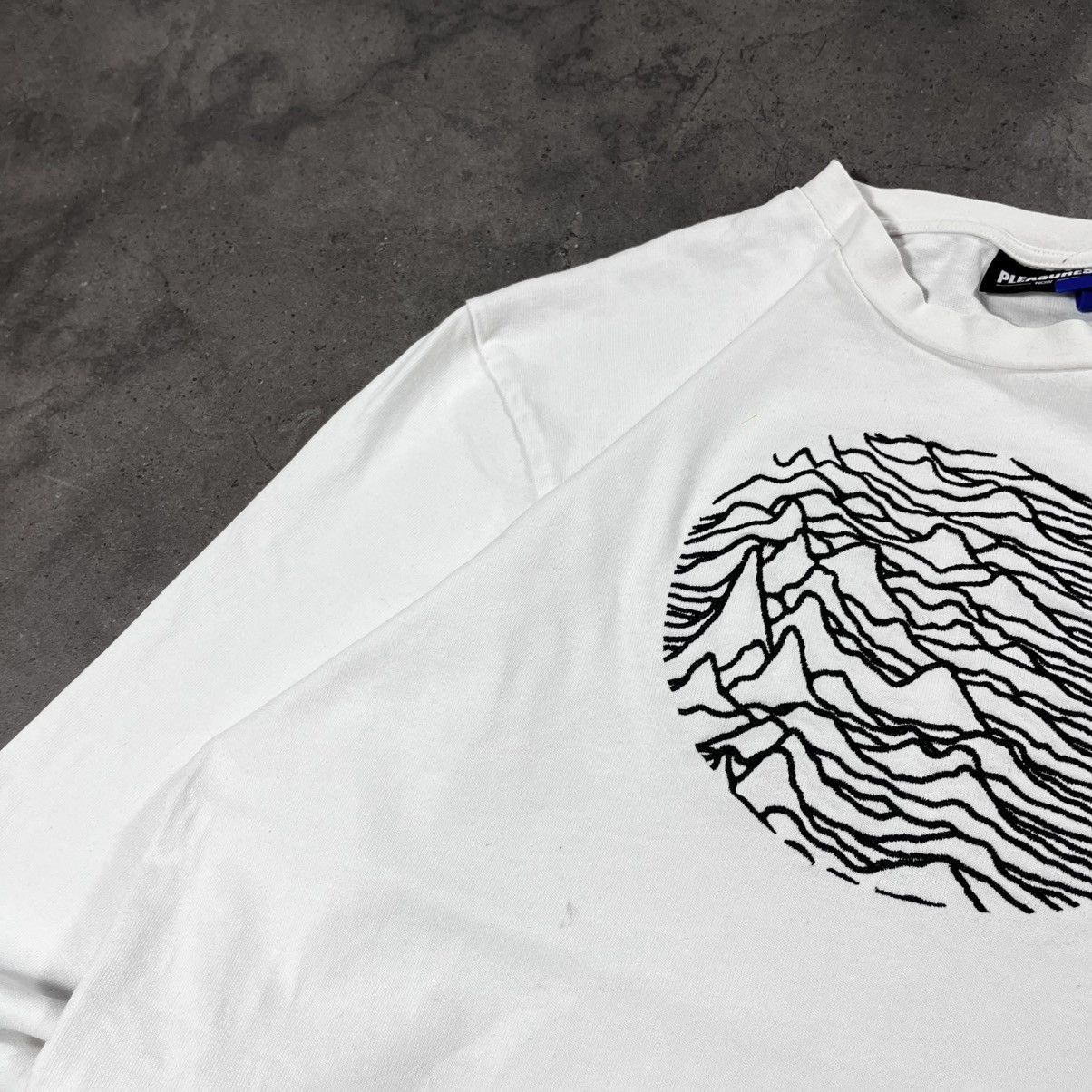 Pleasures Unknown Pleasures Now Vintage Big Logo Longsleeve Tee Tshirt Size US M / EU 48-50 / 2 - 11 Thumbnail