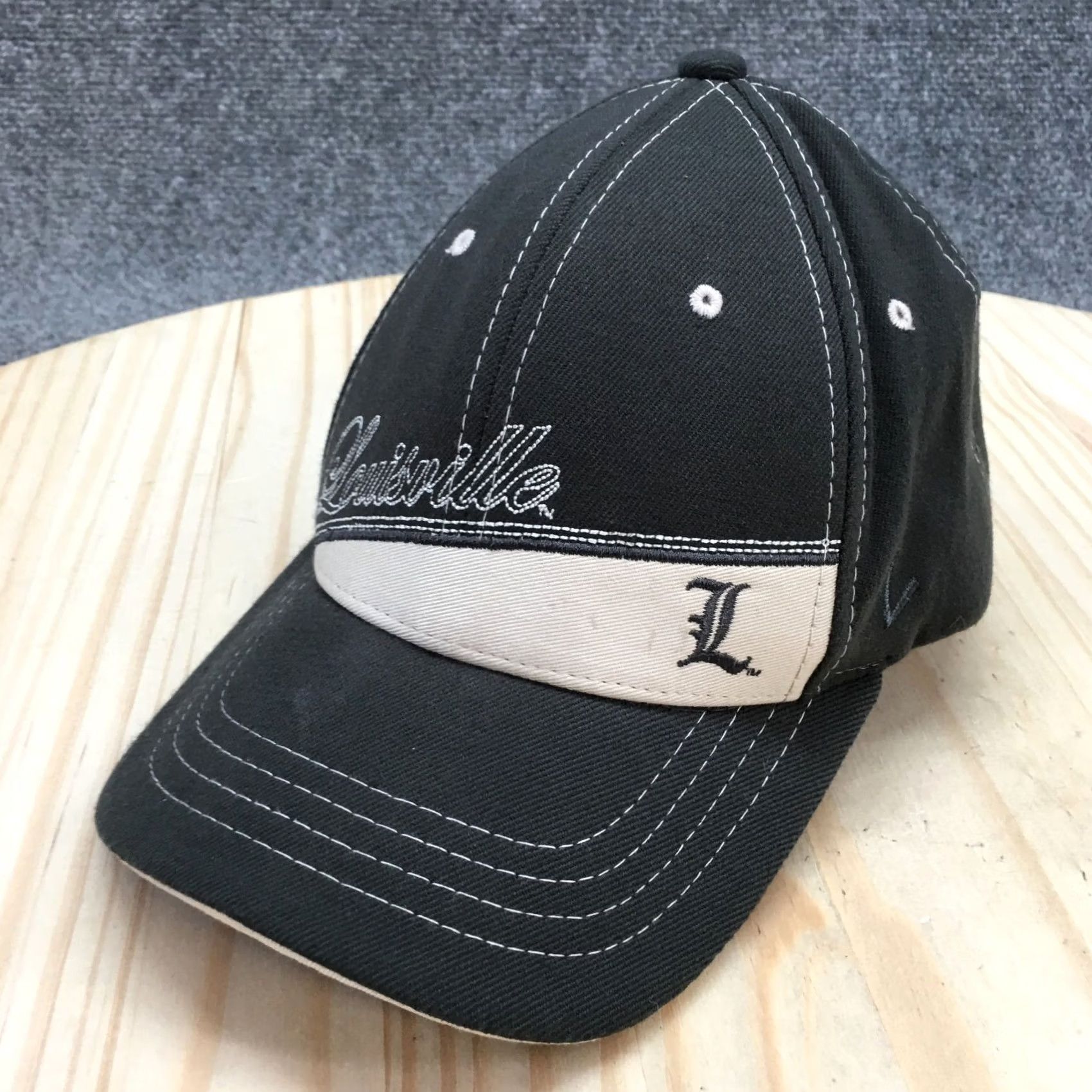 Zephyr LouisVille NCAA Fitted Cap Hat Mens M / L Gray White Zephyr Fit Contrast Stitch Baseball Cap Size ONE SIZE - 2 Thumbnail