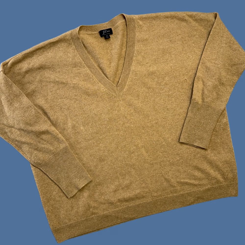 J.Crew J.CREW Sweater Womens Medium Cashmere V-Neck Lightweight Camel Brown Pullover Knit Modern Minimal Comfort Size M / US 6-8 / IT 42-44 - 1 Thumbnail