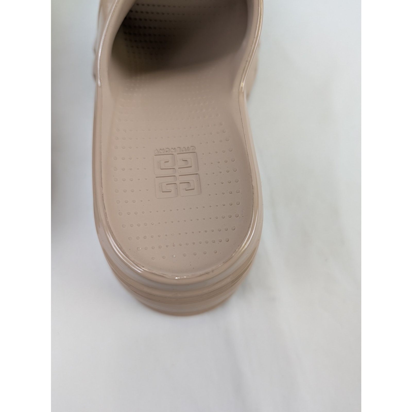 Givenchy o1rshd1 Women's Marshmallow Sandals in Nude Size US 10 / IT 40 - 13 Thumbnail