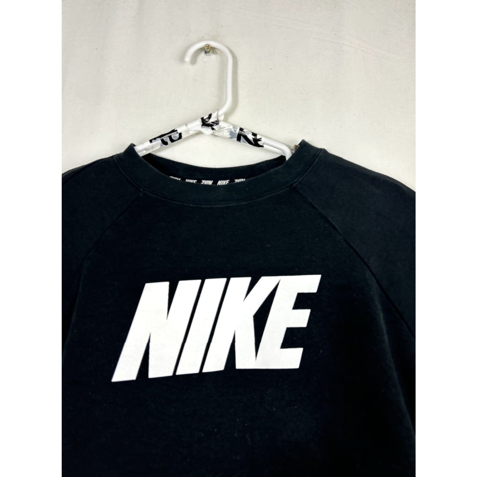 Nike WOMEN Nike NSW AV15 CREW Sweatshirt L Black Multicolor Pullover Crewneck Long Sleeve Activewear Women Mens? Size L / US 10 / IT 46 - 3 Thumbnail