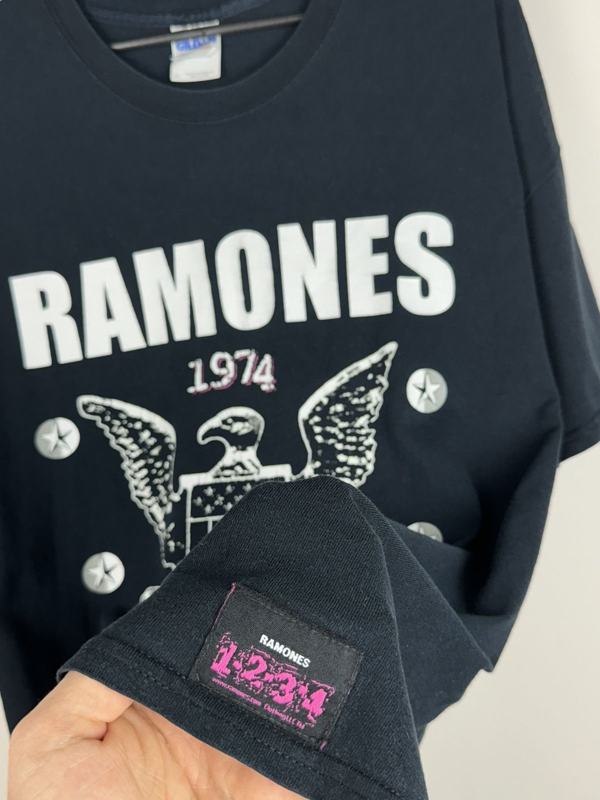 Band Tees Vintage rock t shirt Ramones 2012 original music rare item Size US XL / EU 56 / 4 - 2 Thumbnail